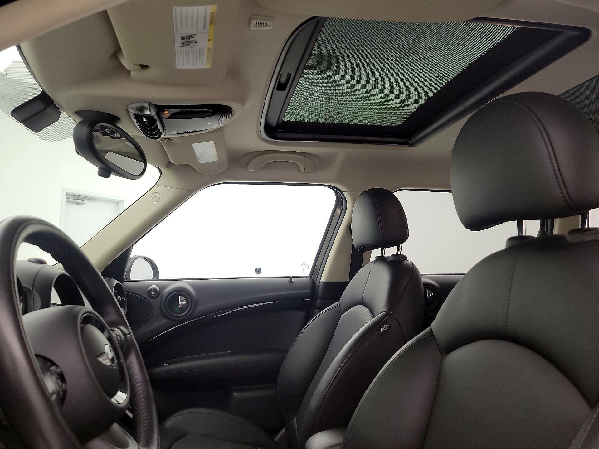 Thumbnail: 2015 MINI Cooper Countryman - 17