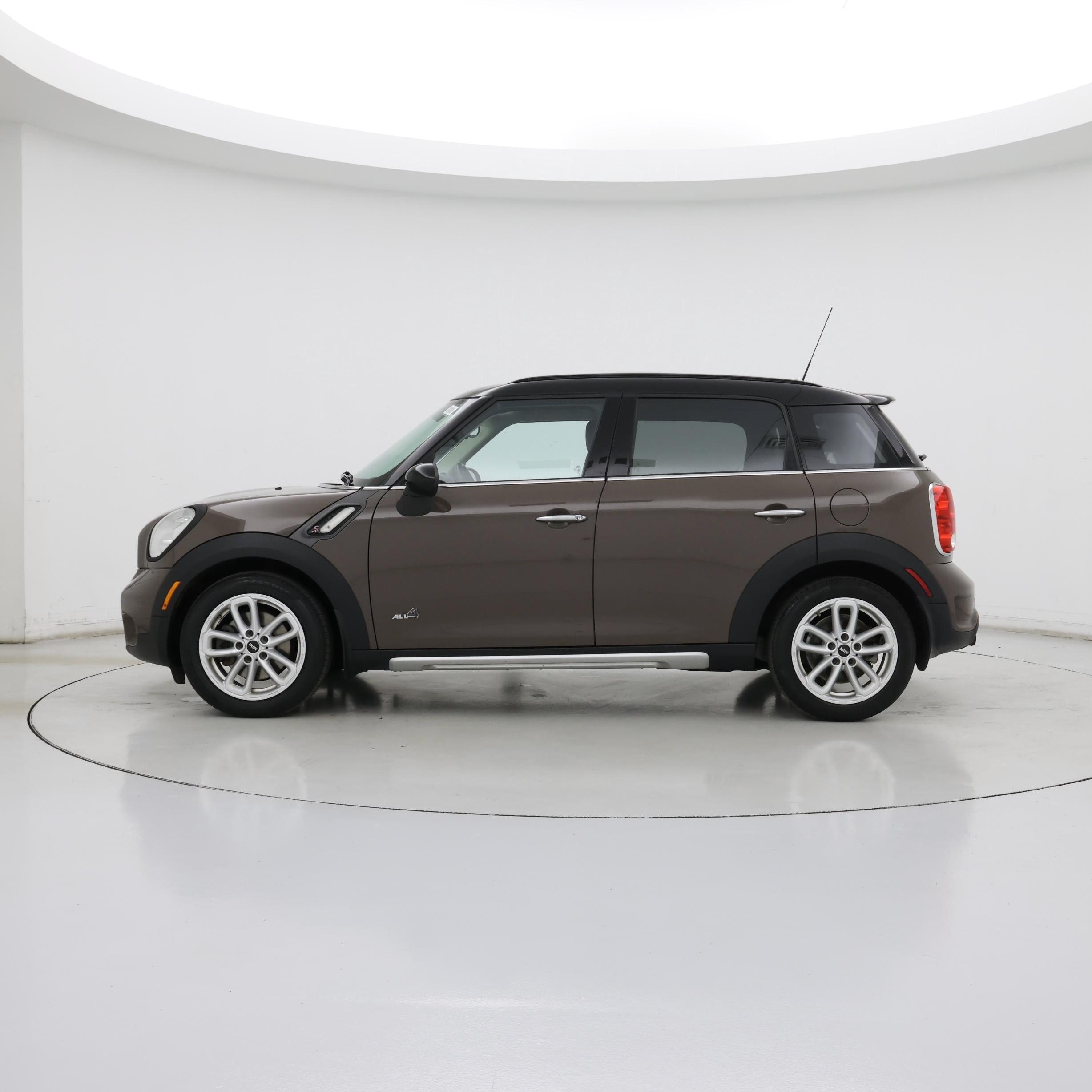Thumbnail: 2015 MINI Cooper Countryman - 3