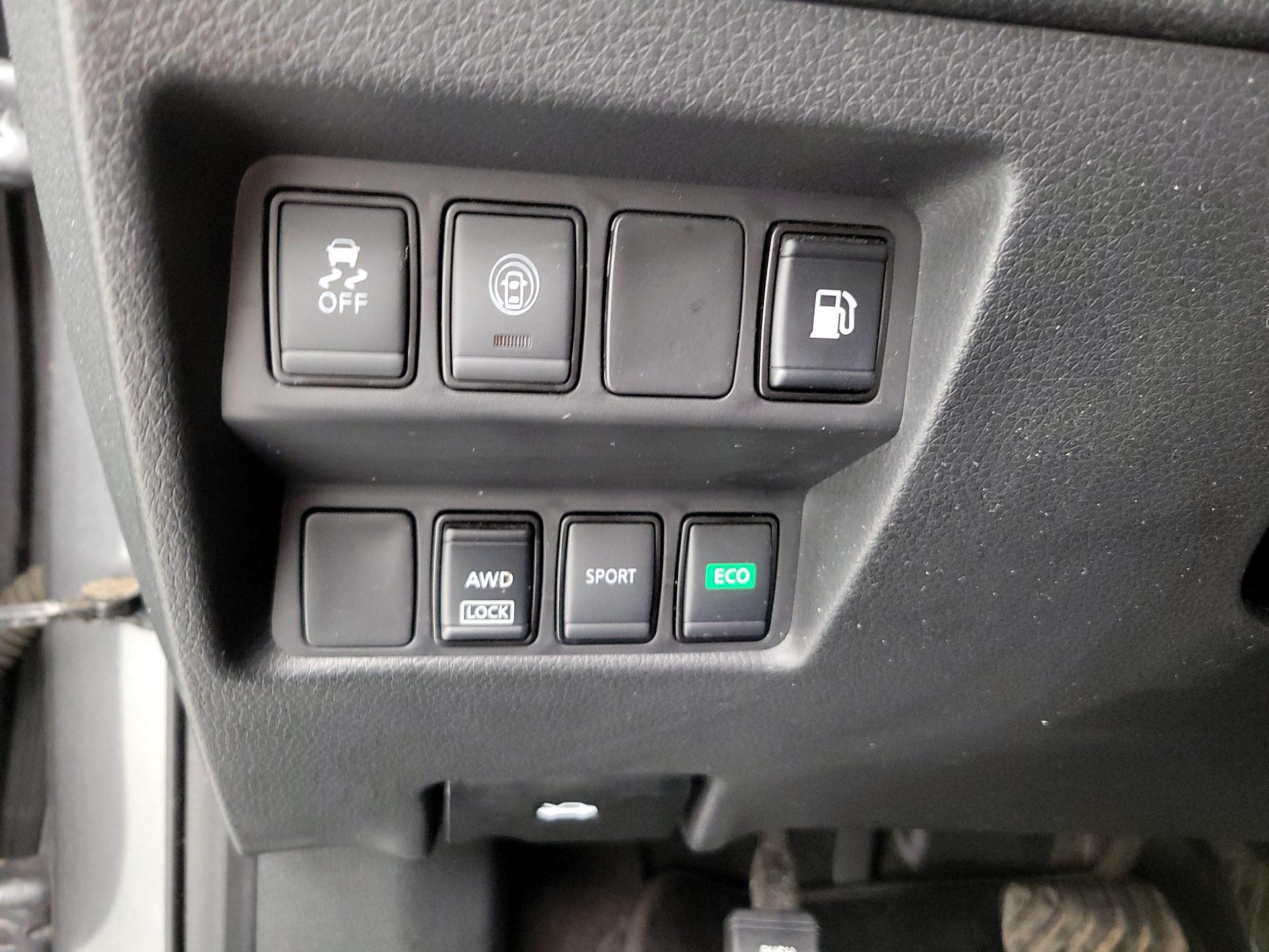 Thumbnail: 2020 Nissan Rogue - 13