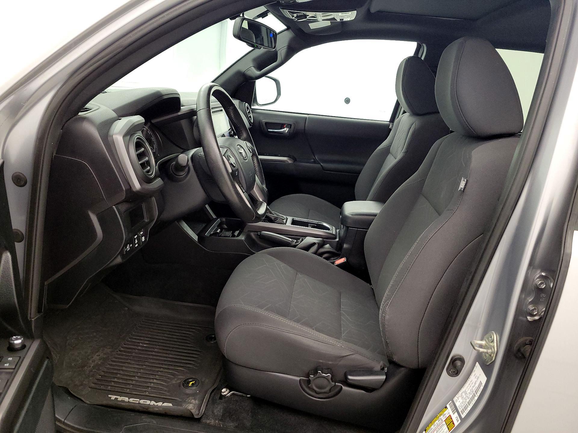 Thumbnail: 2017 Toyota Tacoma - 11