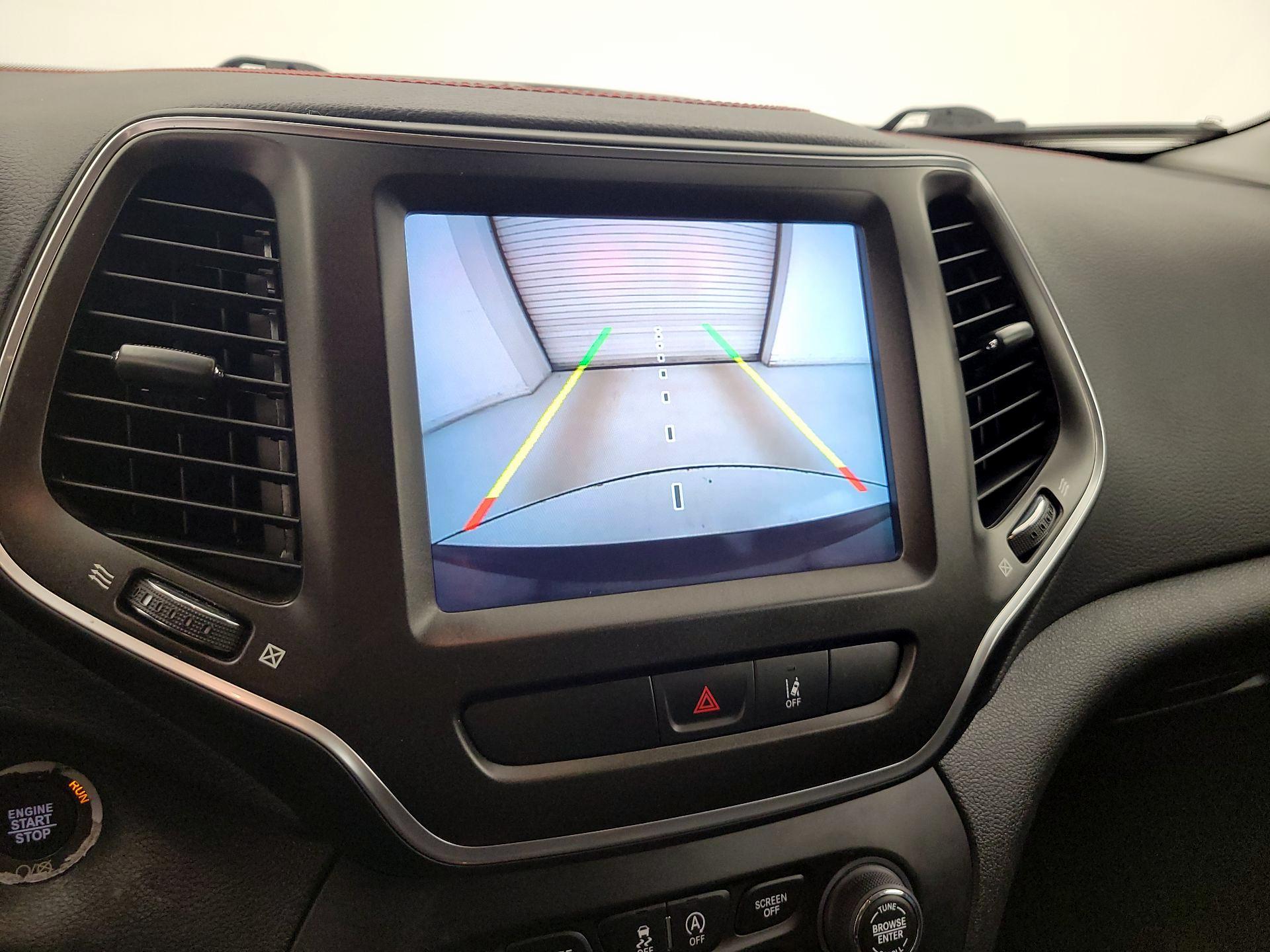 Thumbnail: 2022 Jeep Cherokee - 15