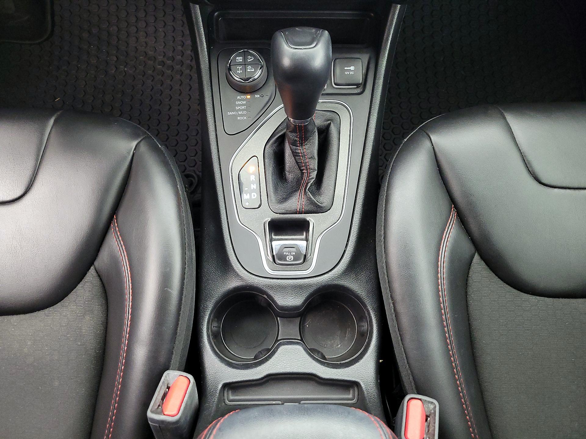 Thumbnail: 2022 Jeep Cherokee - 18