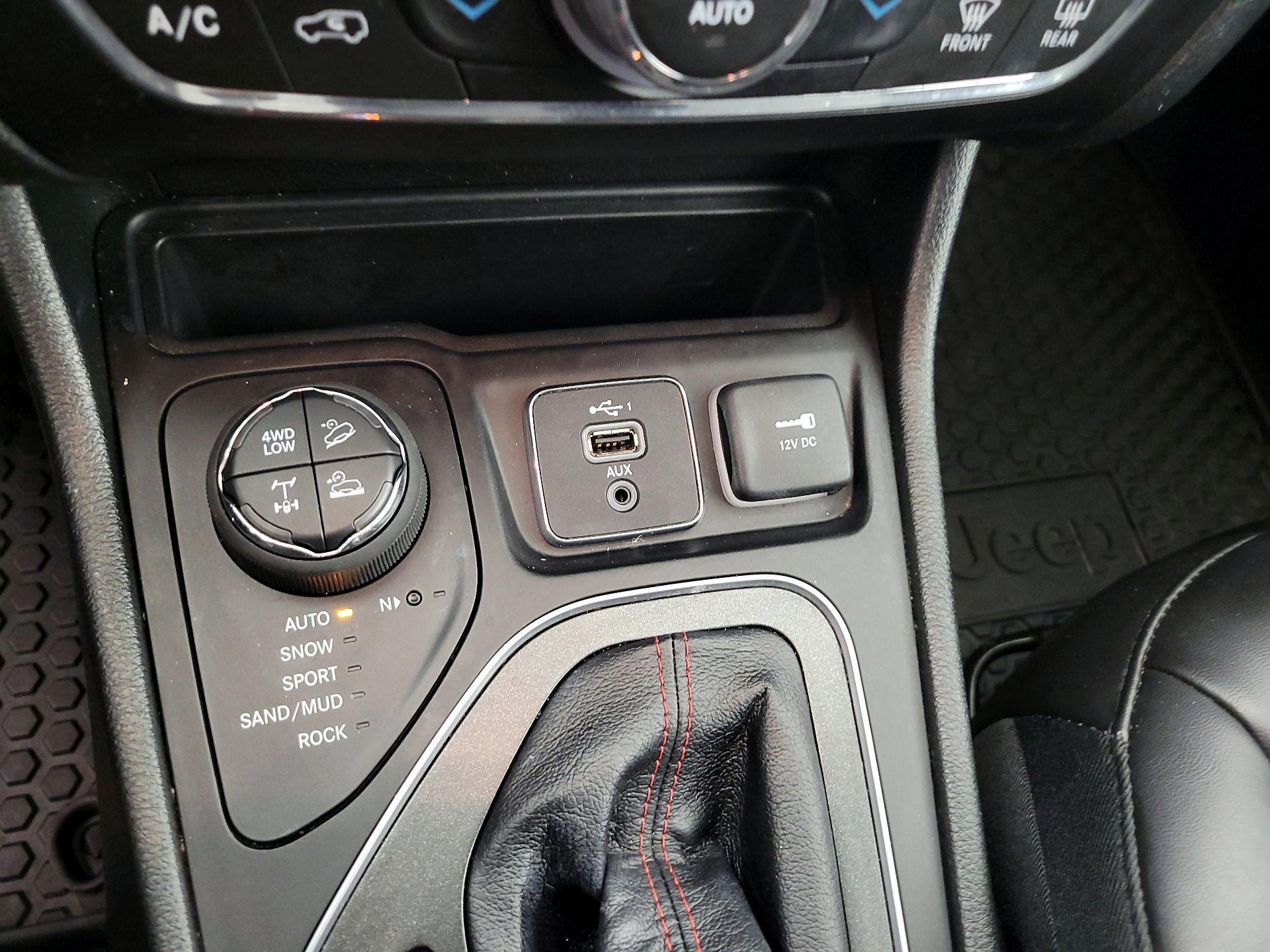 Thumbnail: 2022 Jeep Cherokee - 19