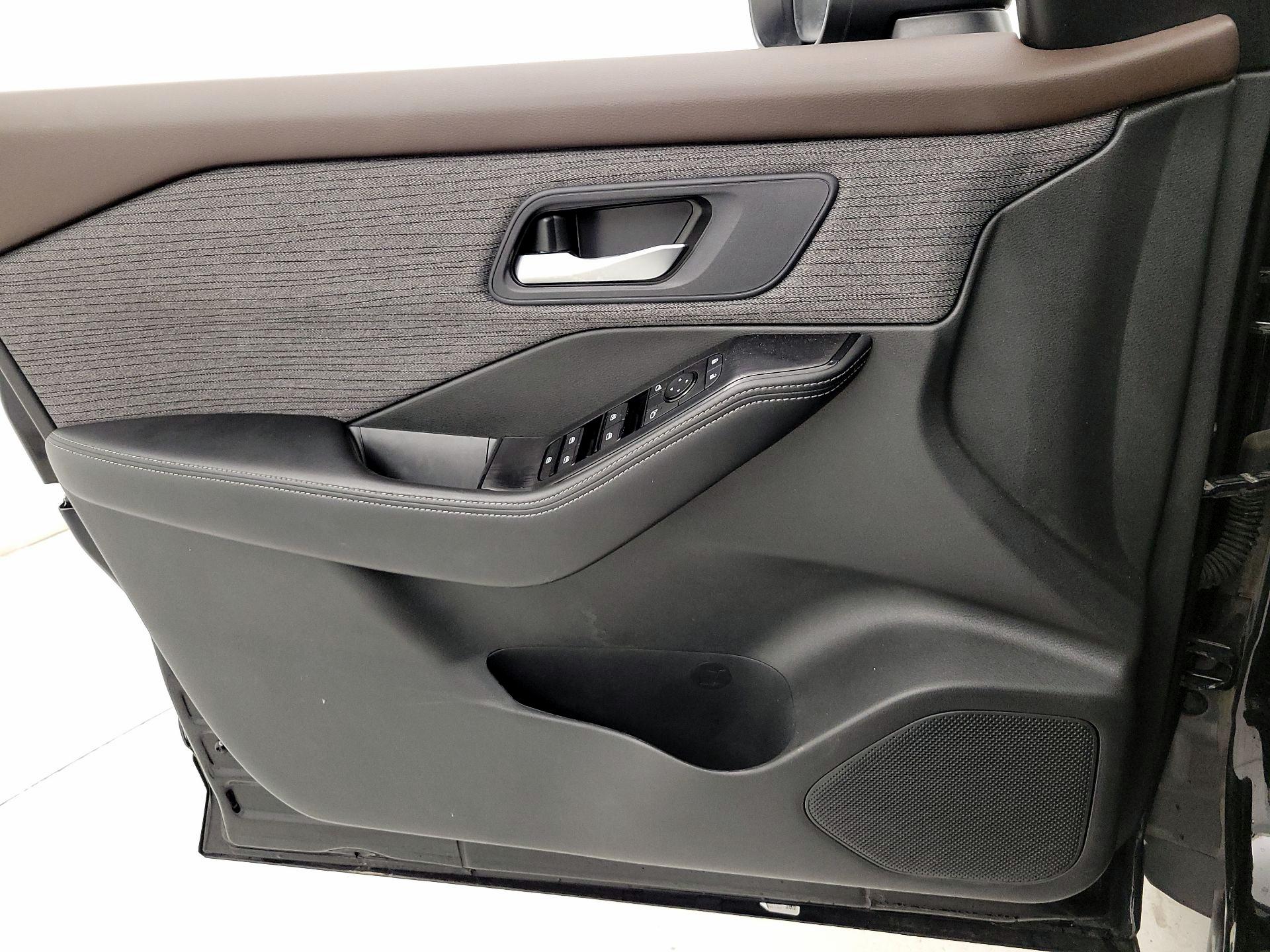 Thumbnail: 2023 Nissan Rogue - 12