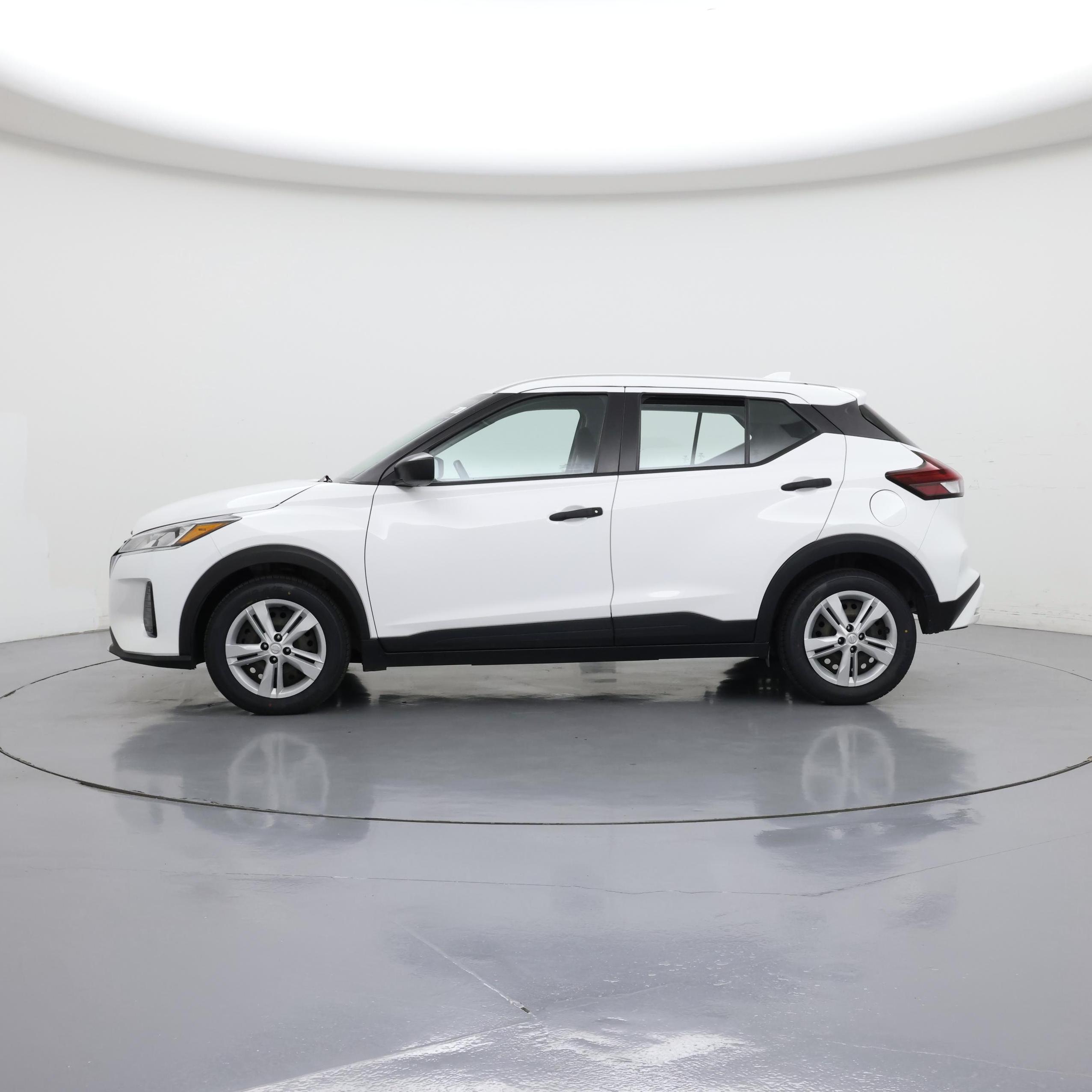 Thumbnail: 2022 Nissan Kicks - 3