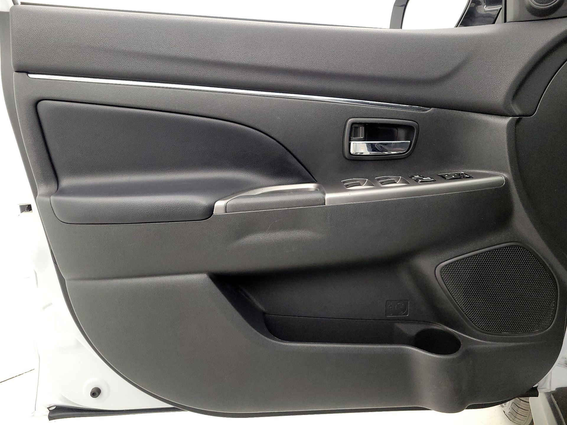 Thumbnail: 2022 Mitsubishi Outlander Sport - 12