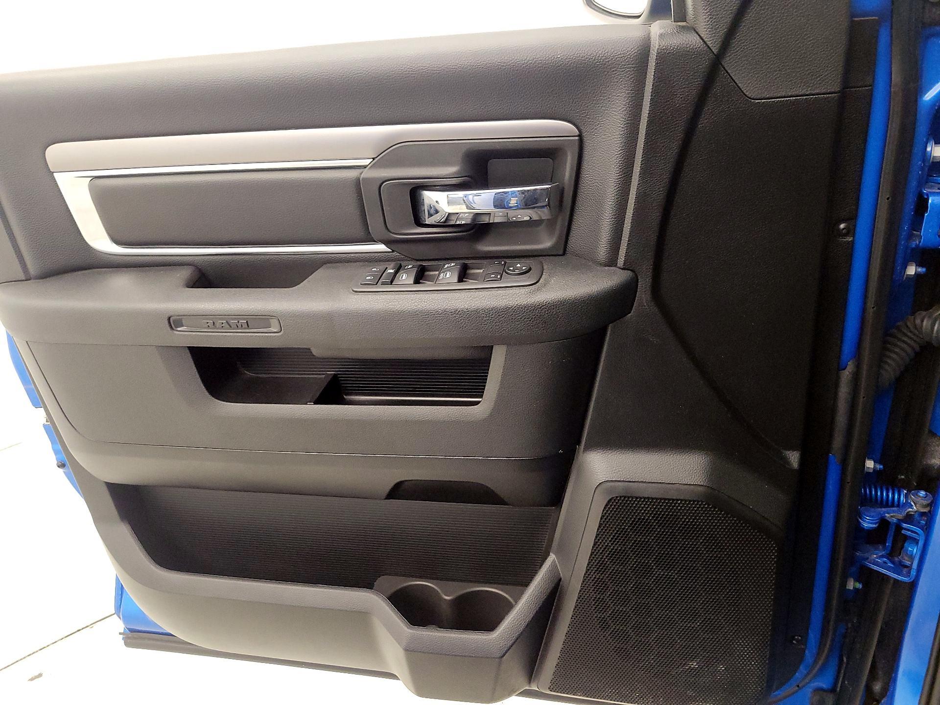 Thumbnail: 2022 RAM 1500 Classic - 12