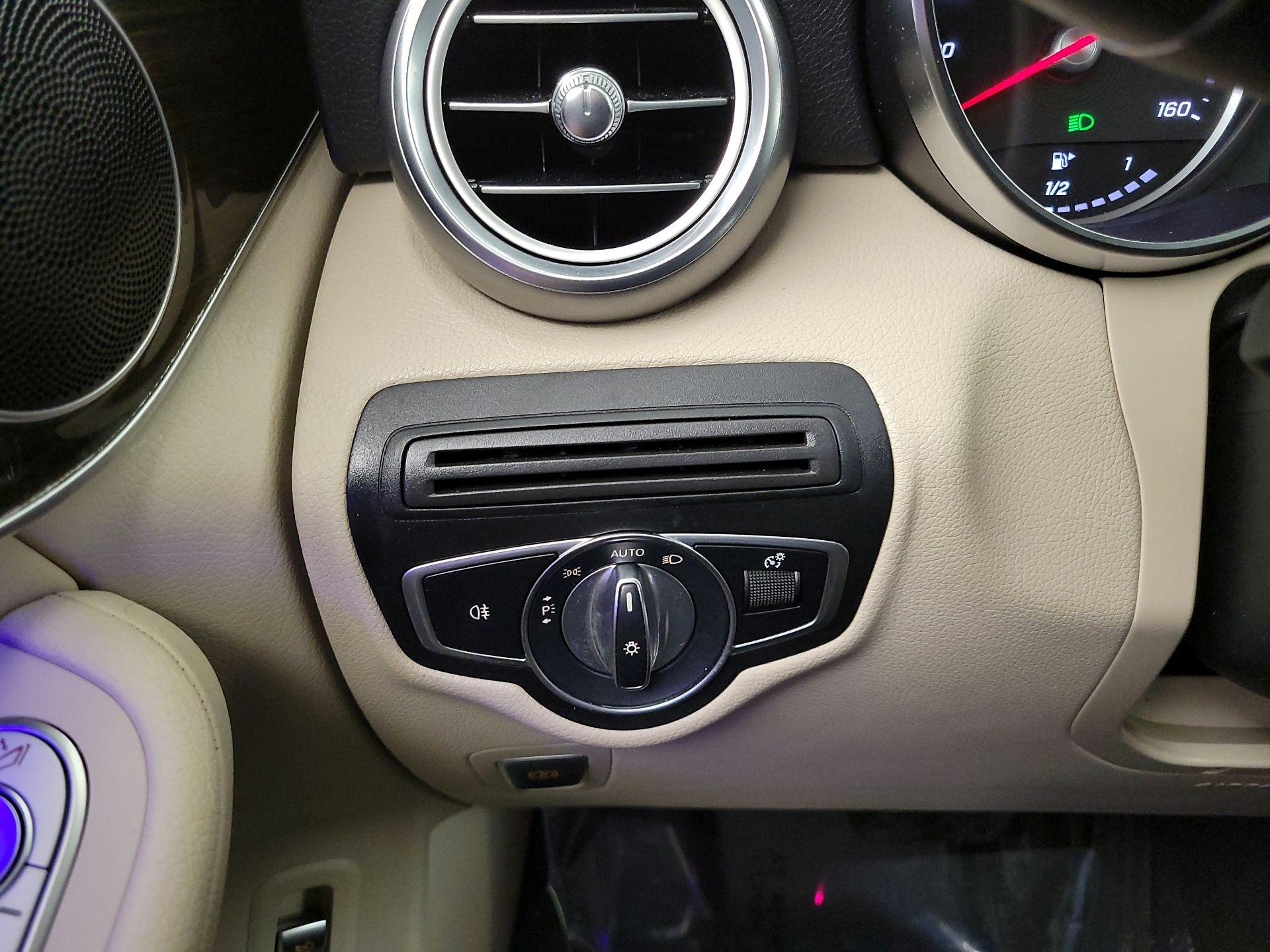 Thumbnail: 2020 Mercedes-Benz GLC - 13