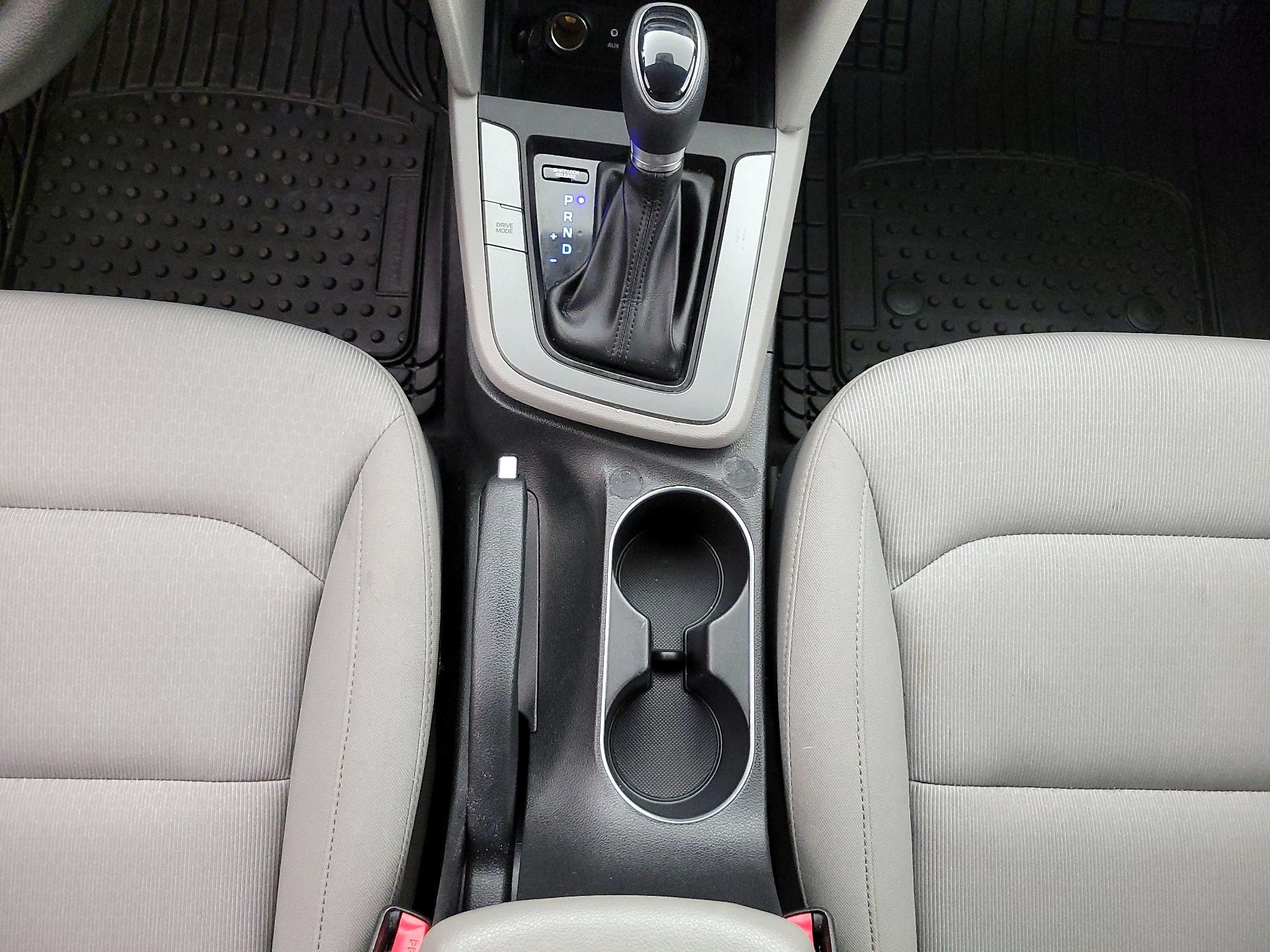 Thumbnail: 2018 Hyundai Elantra - 17