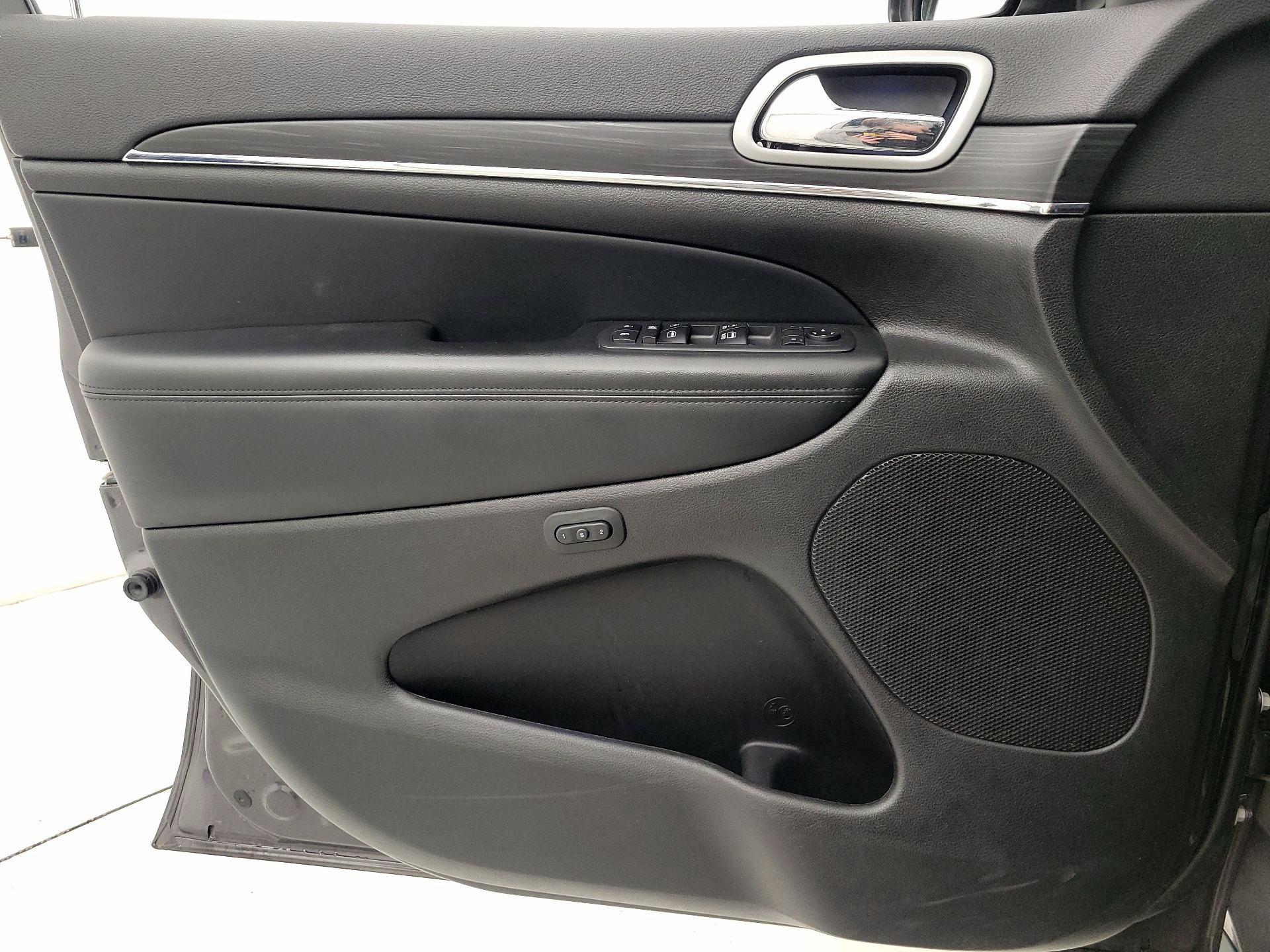 Thumbnail: 2020 Jeep Grand Cherokee - 12