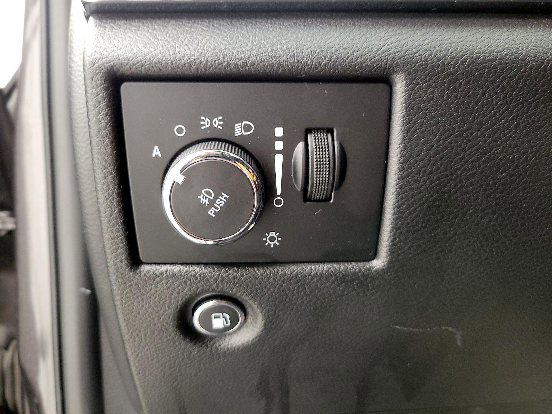 Thumbnail: 2020 Jeep Grand Cherokee - 13