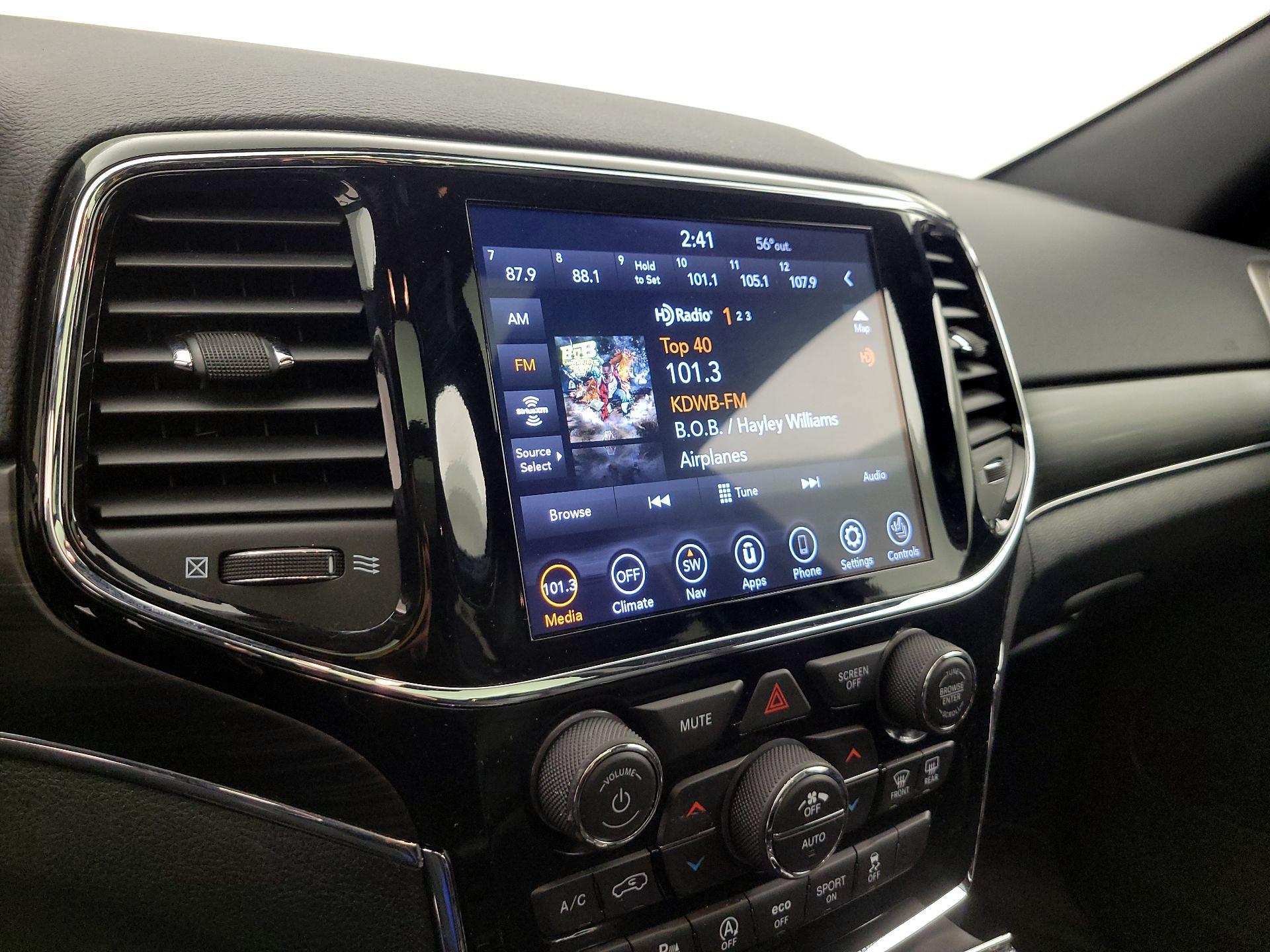 Thumbnail: 2020 Jeep Grand Cherokee - 16