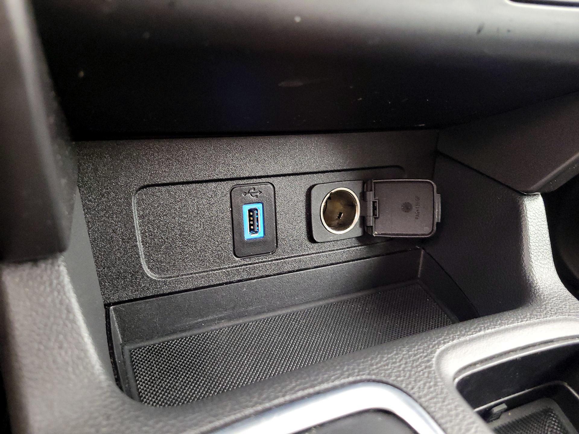 Thumbnail: 2017 Ford Escape - 18