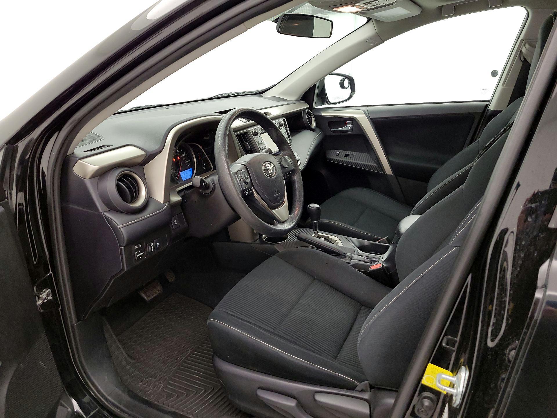 Thumbnail: 2015 Toyota RAV4 - 11