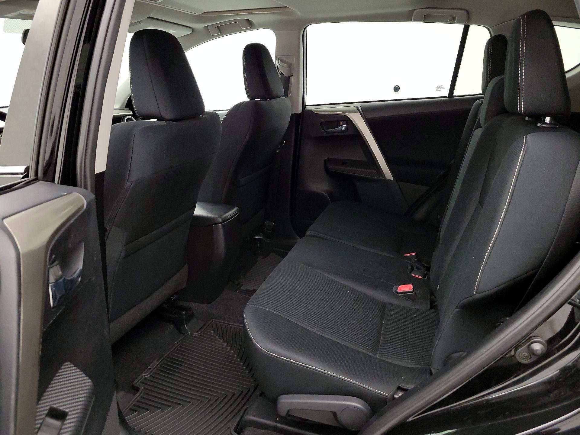 Thumbnail: 2015 Toyota RAV4 - 20