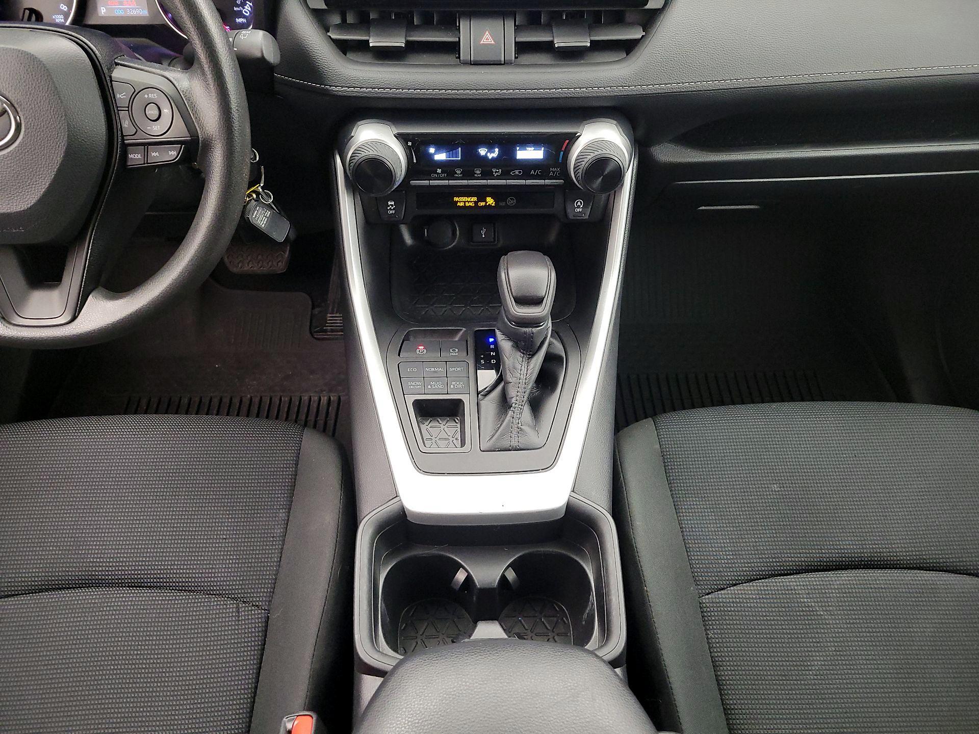 Thumbnail: 2021 Toyota RAV4 - 18