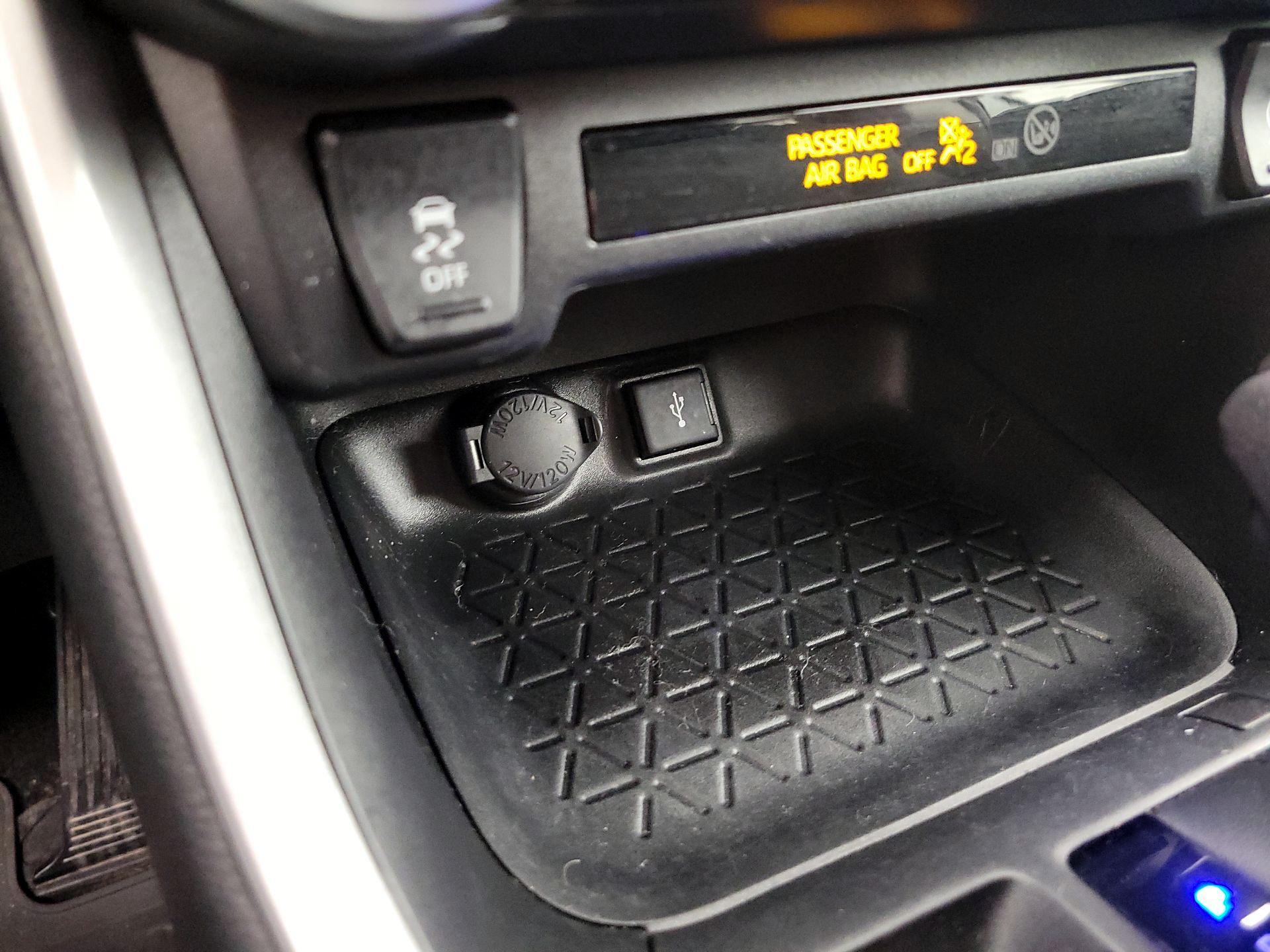 Thumbnail: 2021 Toyota RAV4 - 19