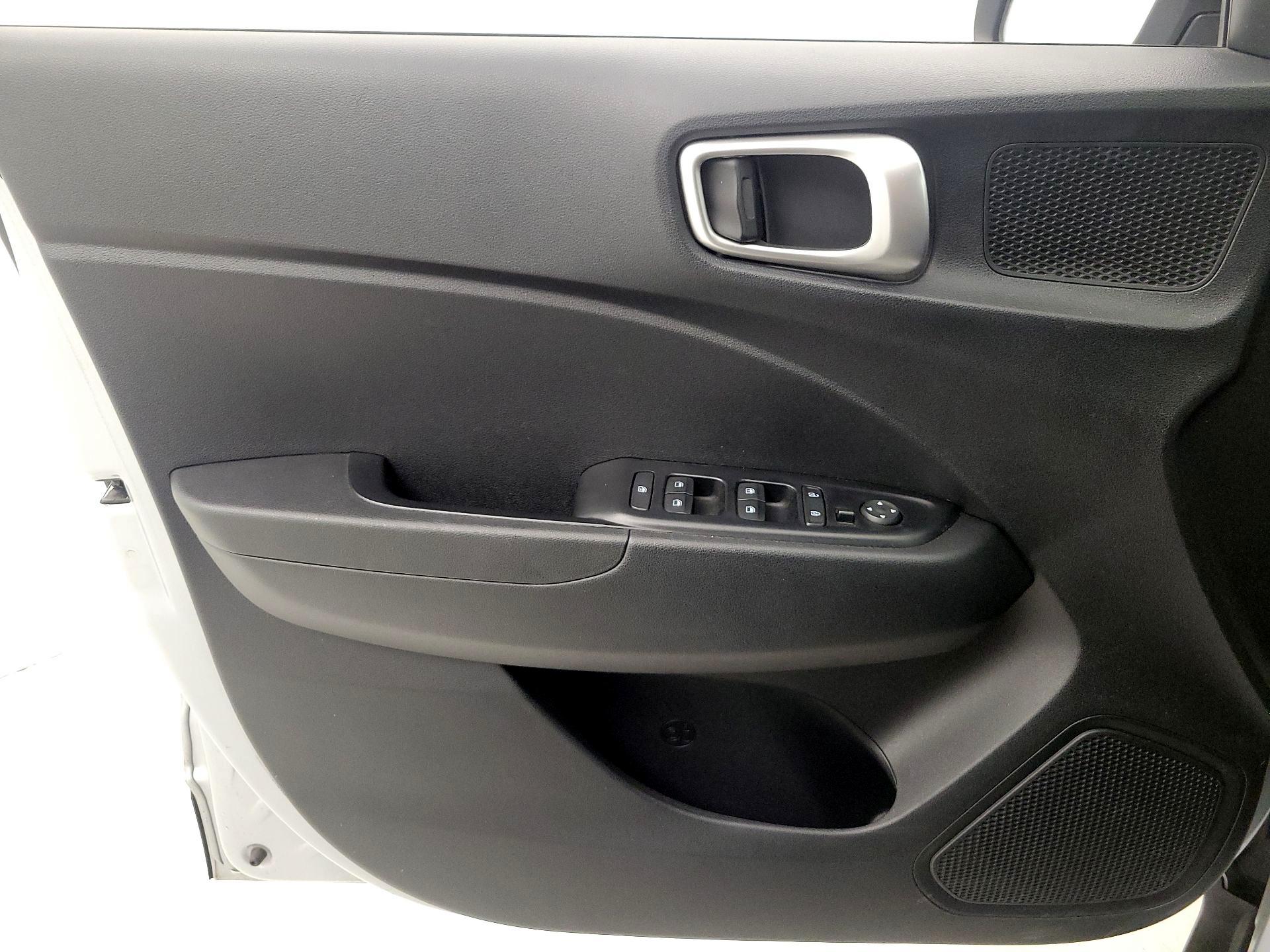 Thumbnail: 2023 Hyundai Venue - 12