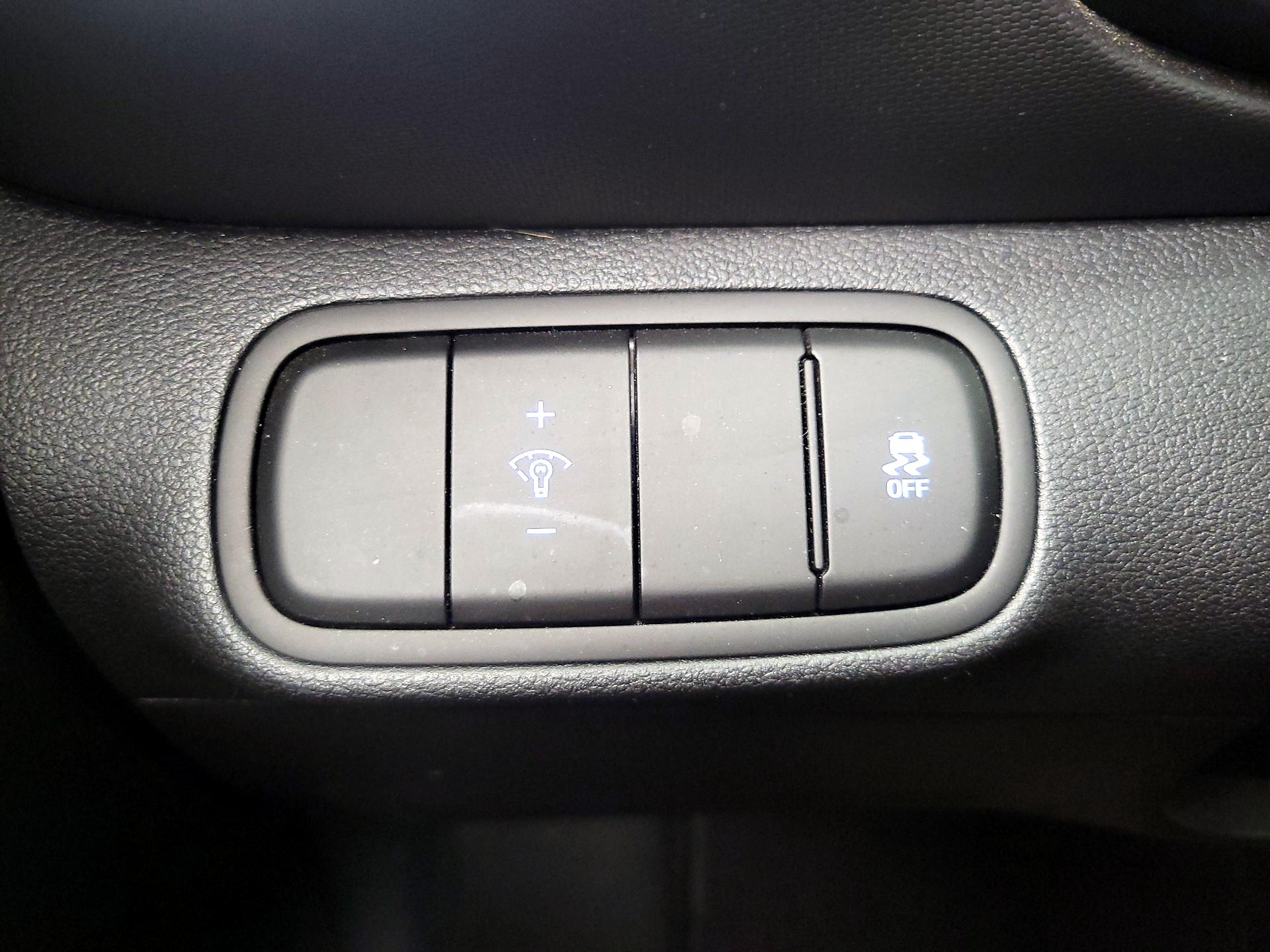 Thumbnail: 2023 Hyundai Venue - 13