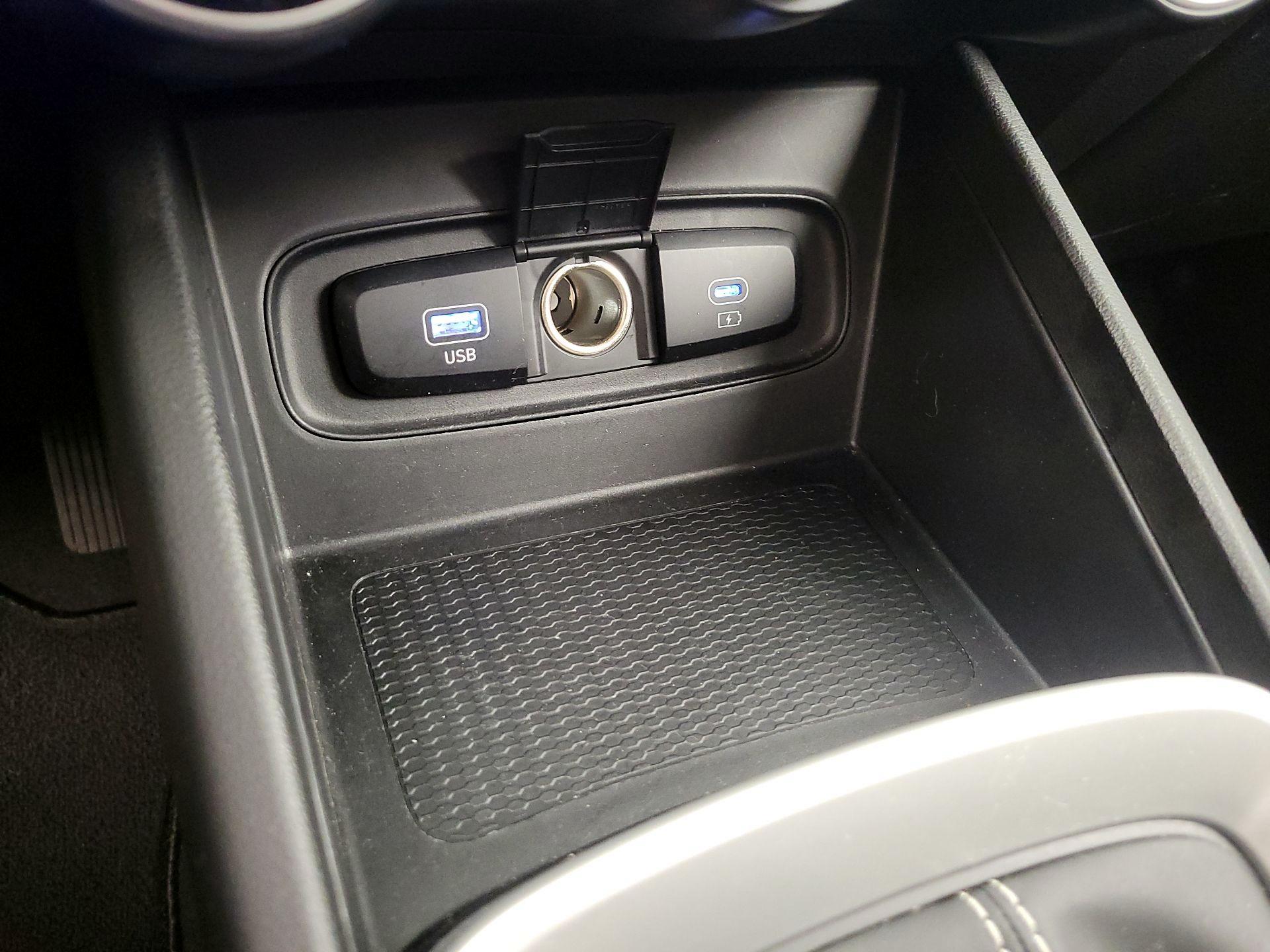 Thumbnail: 2023 Hyundai Venue - 18