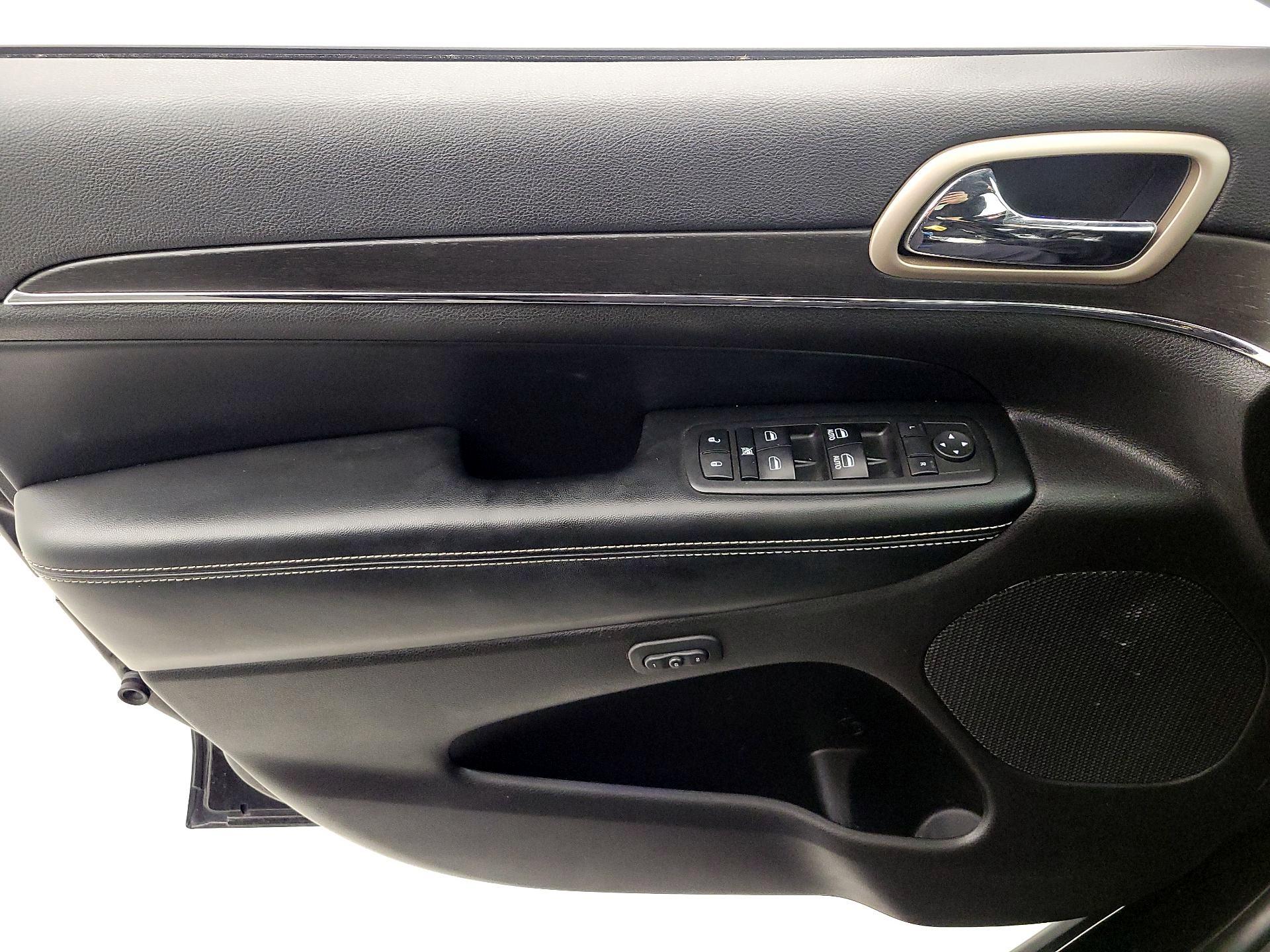 Thumbnail: 2017 Jeep Grand Cherokee - 12