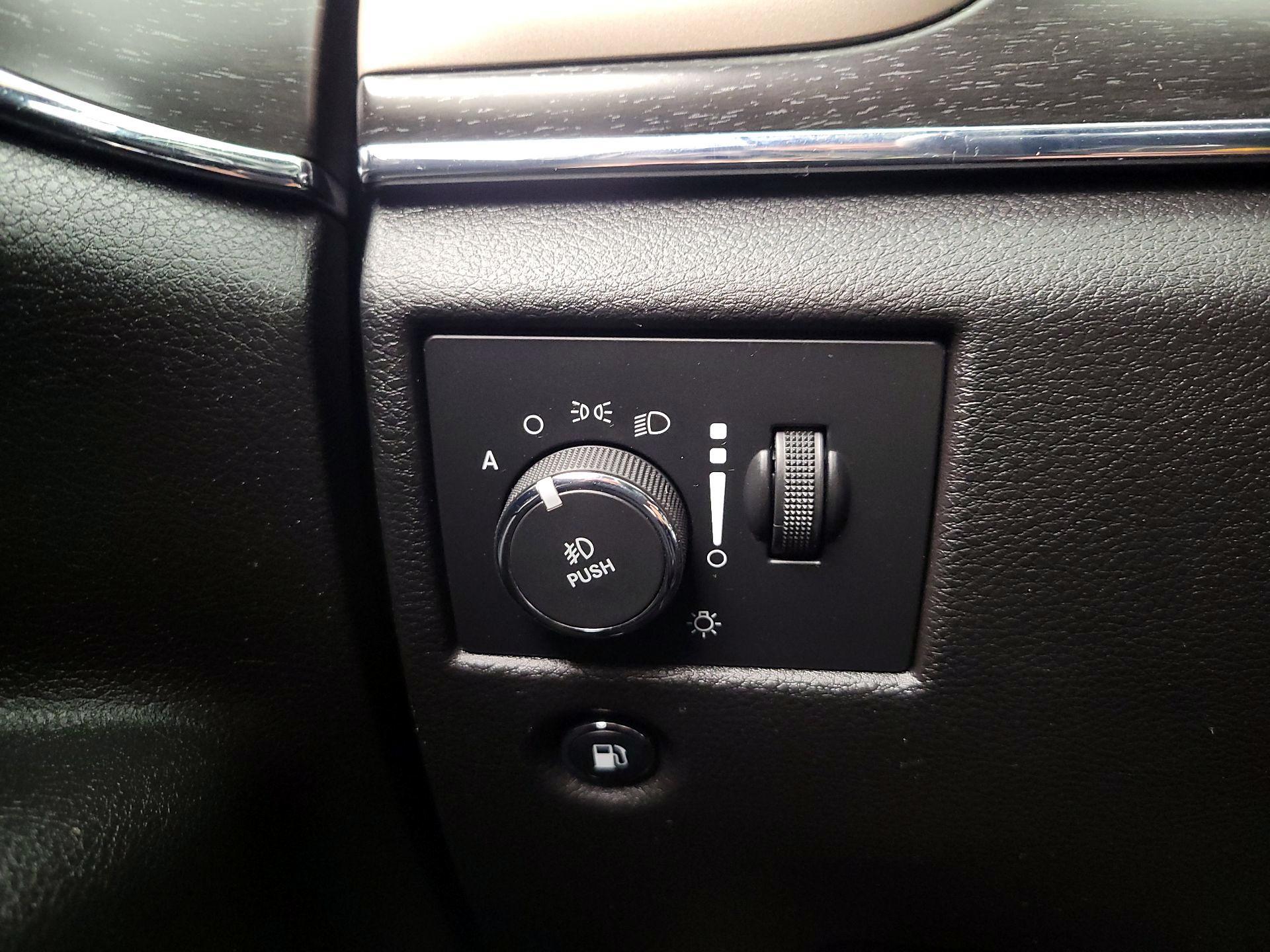 Thumbnail: 2017 Jeep Grand Cherokee - 13