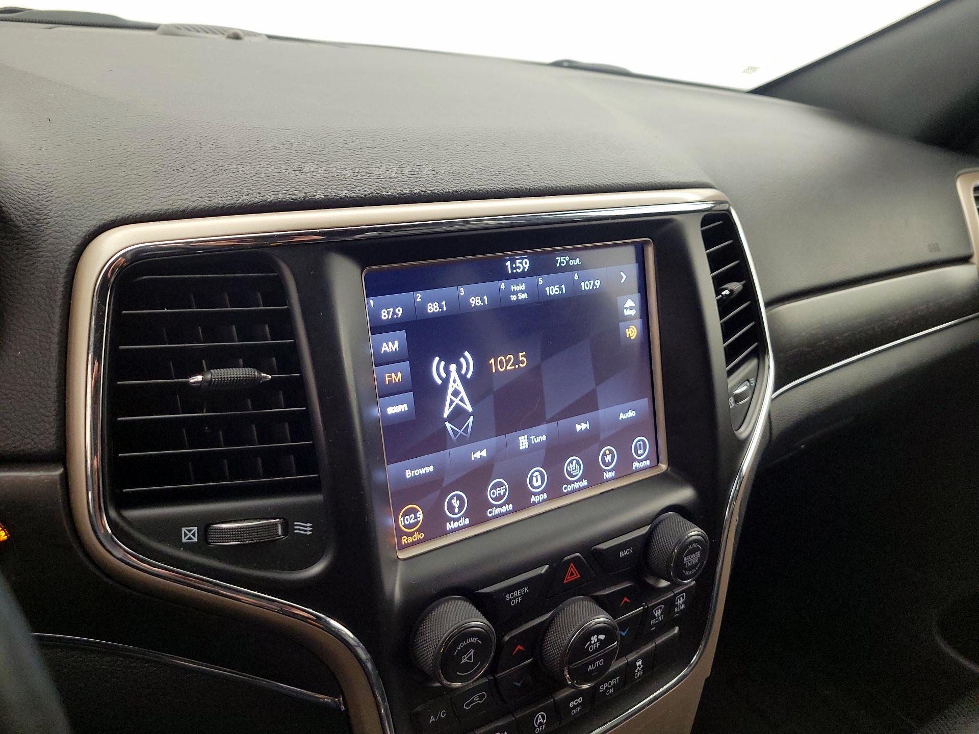 Thumbnail: 2017 Jeep Grand Cherokee - 15