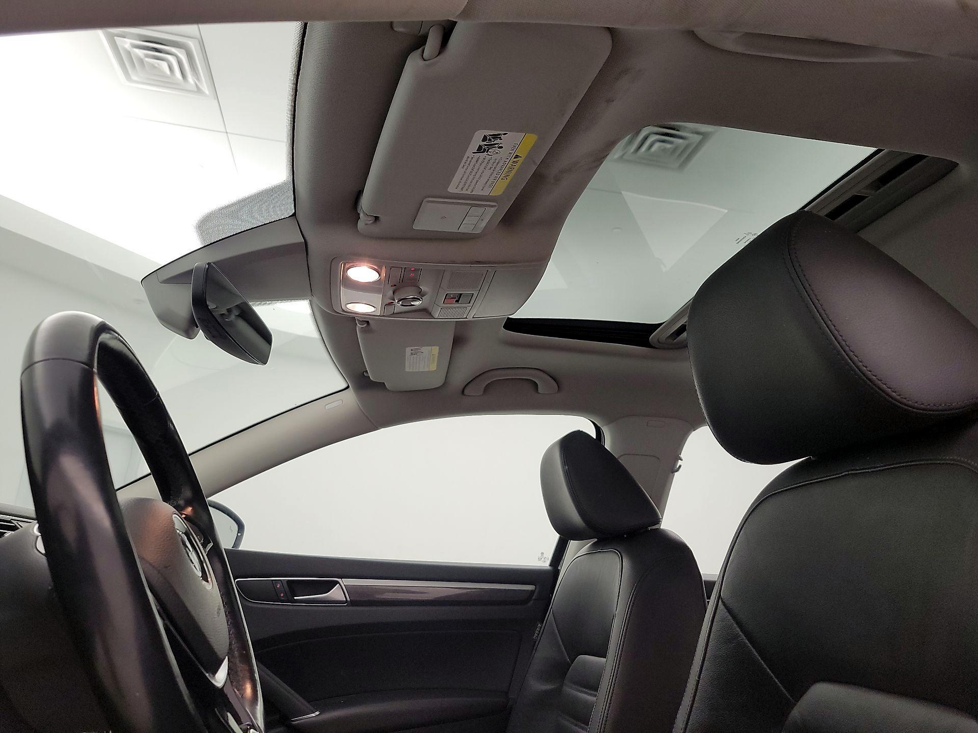 Thumbnail: 2016 Volkswagen Passat - 20