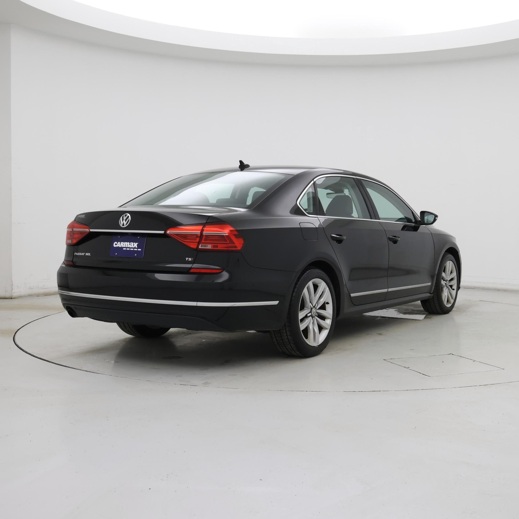 Thumbnail: 2016 Volkswagen Passat - 8