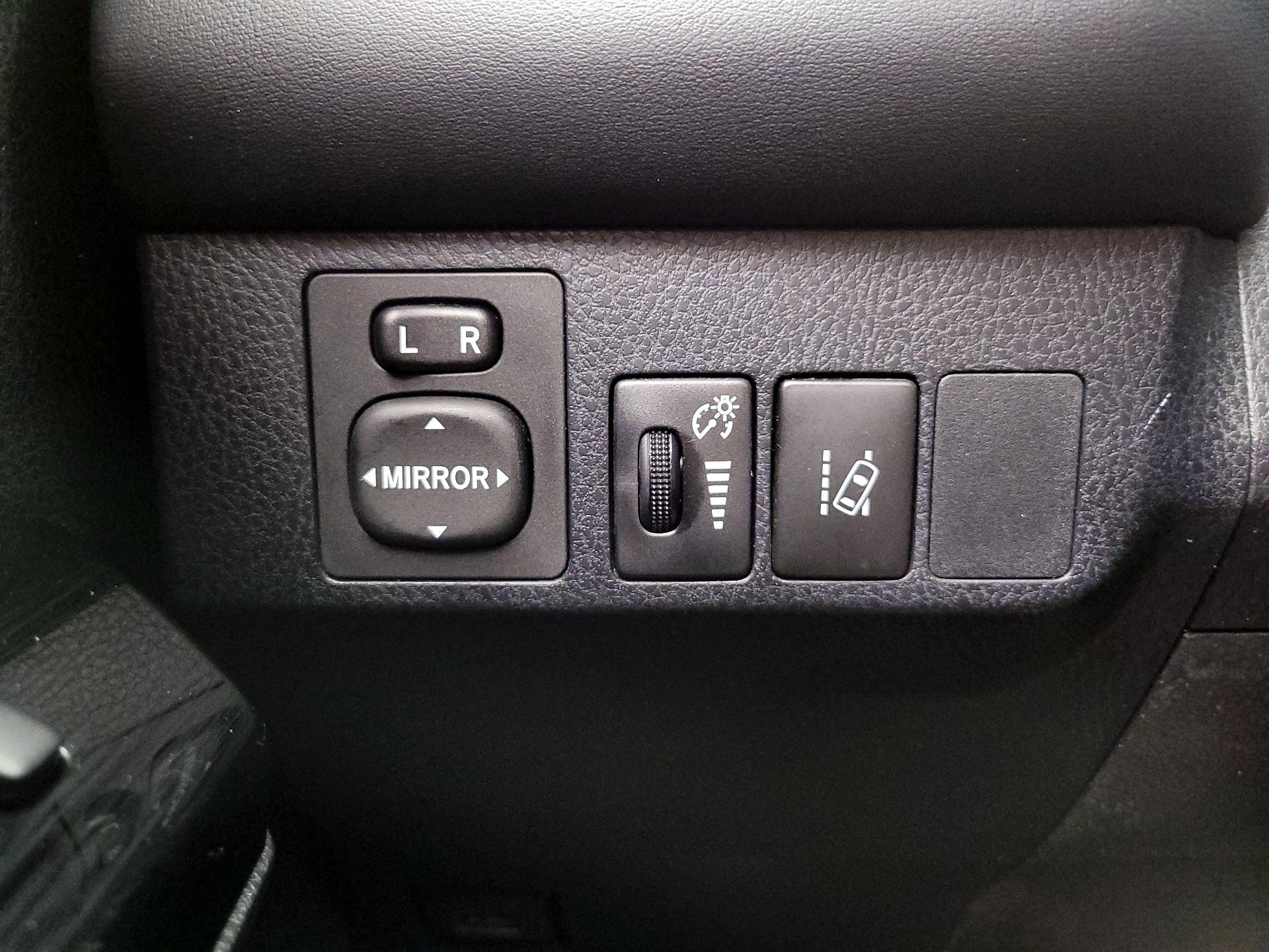 Thumbnail: 2017 Toyota RAV4 - 13