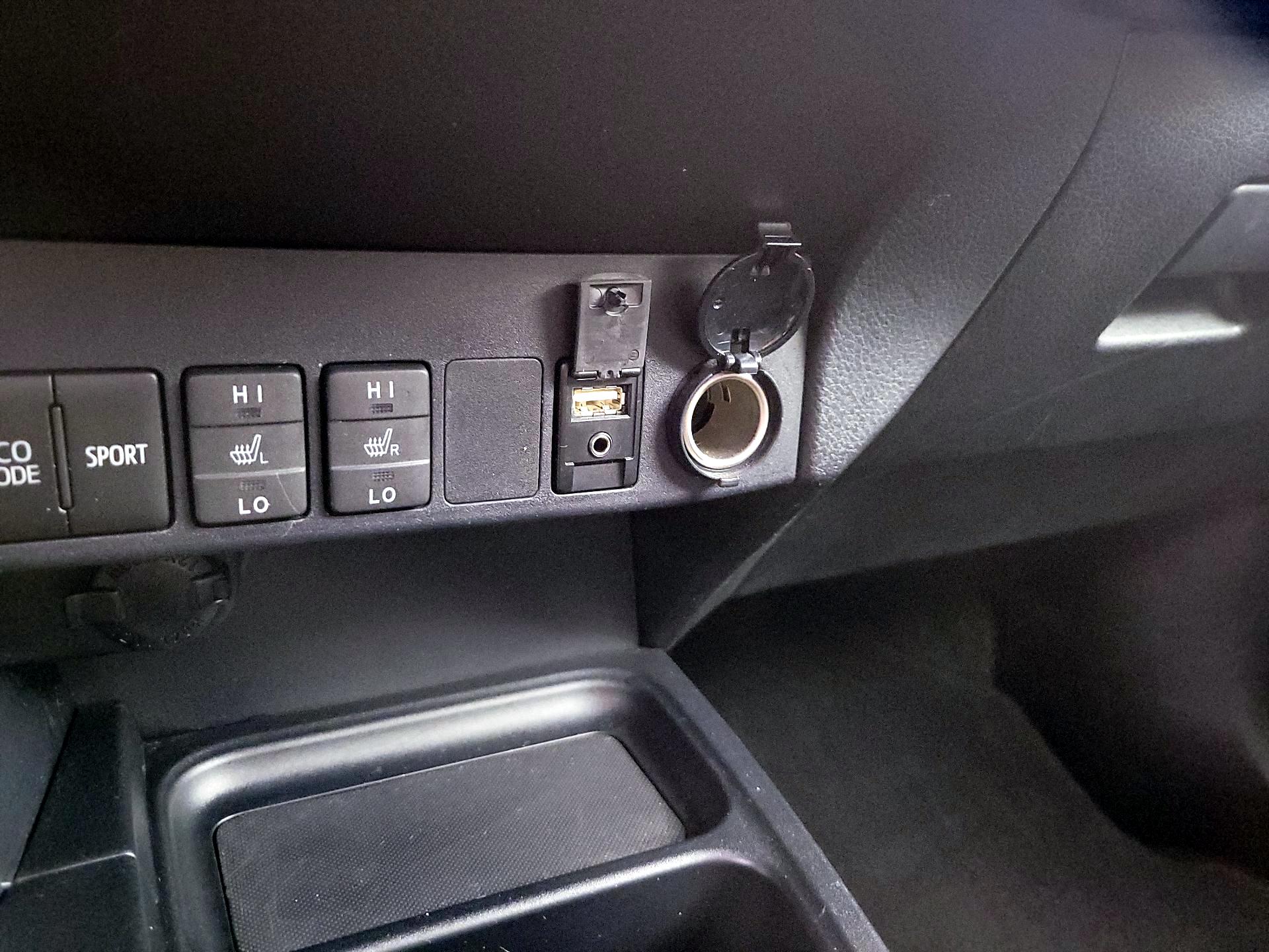 Thumbnail: 2017 Toyota RAV4 - 18