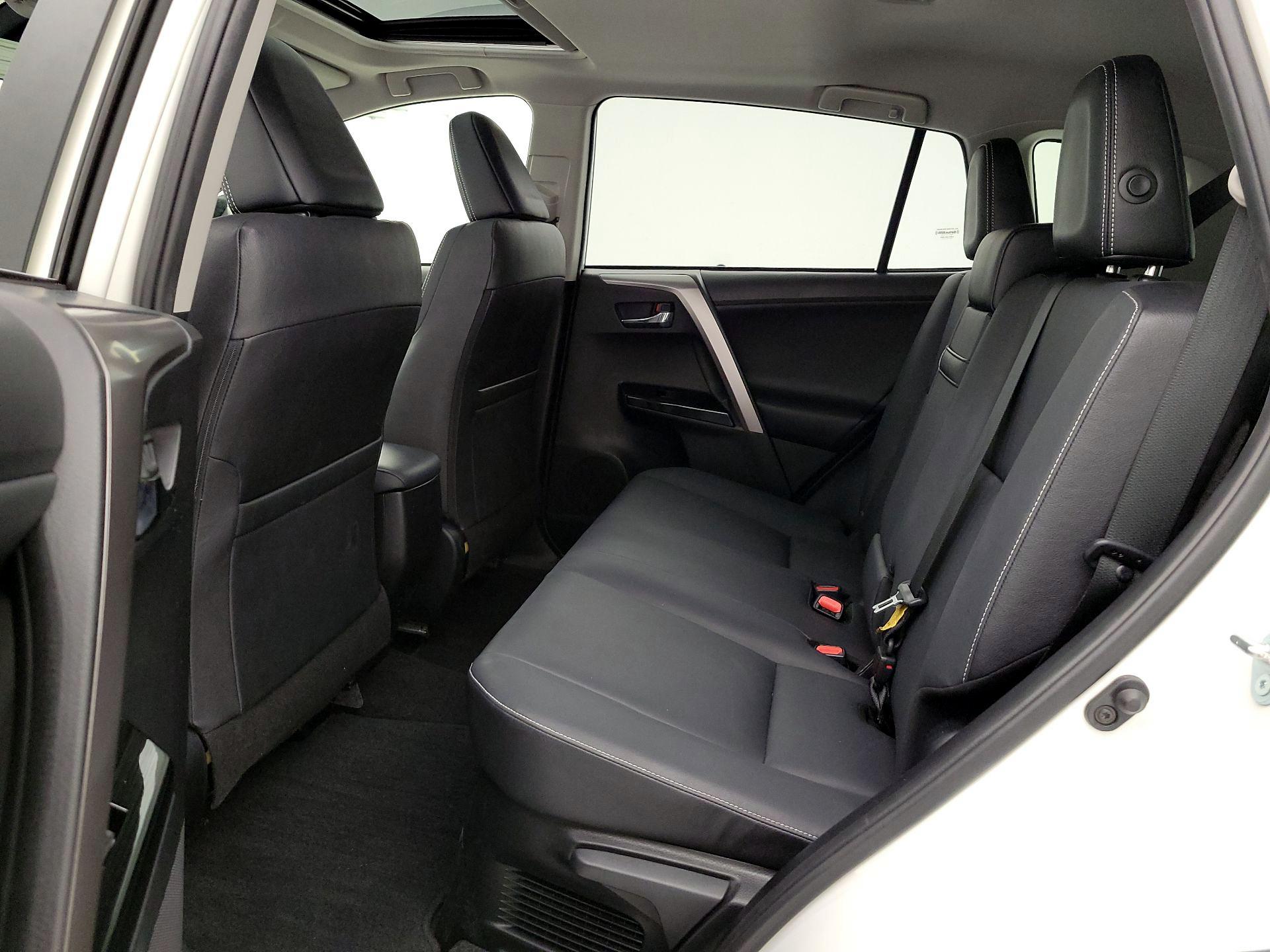 Thumbnail: 2017 Toyota RAV4 - 20