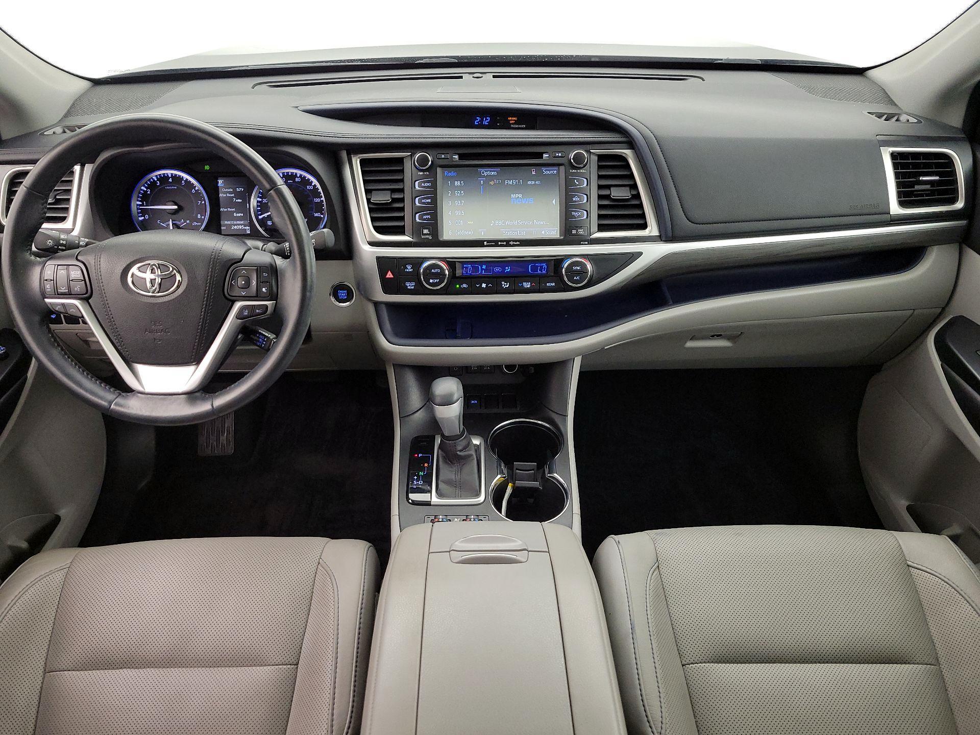 Thumbnail: 2017 Toyota Highlander - 9