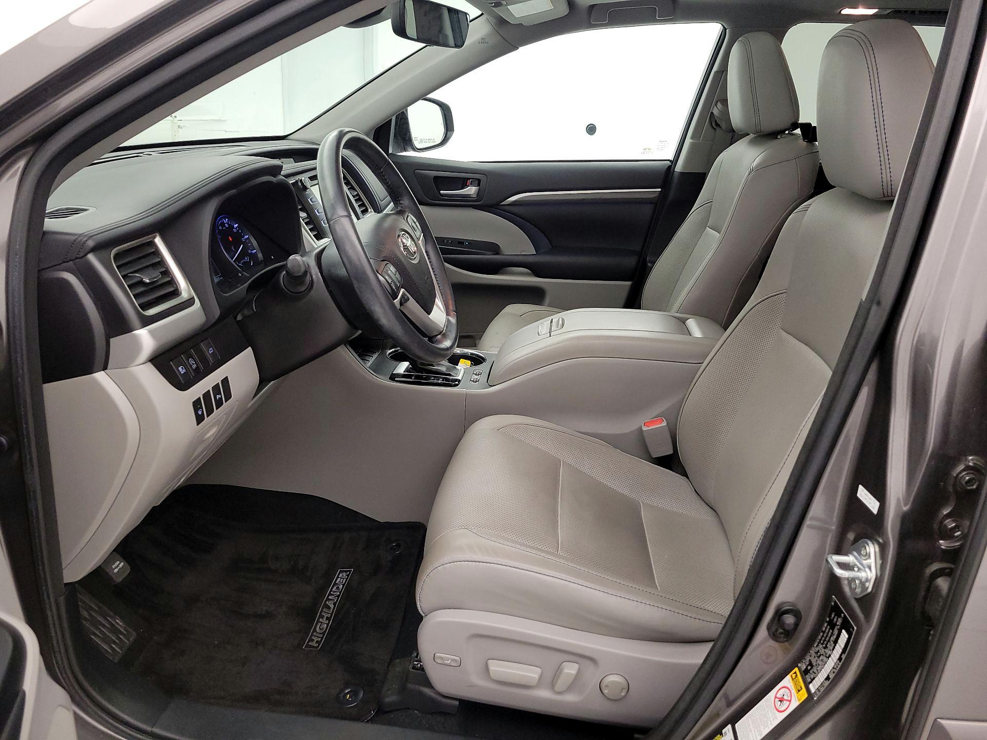 Thumbnail: 2017 Toyota Highlander - 11