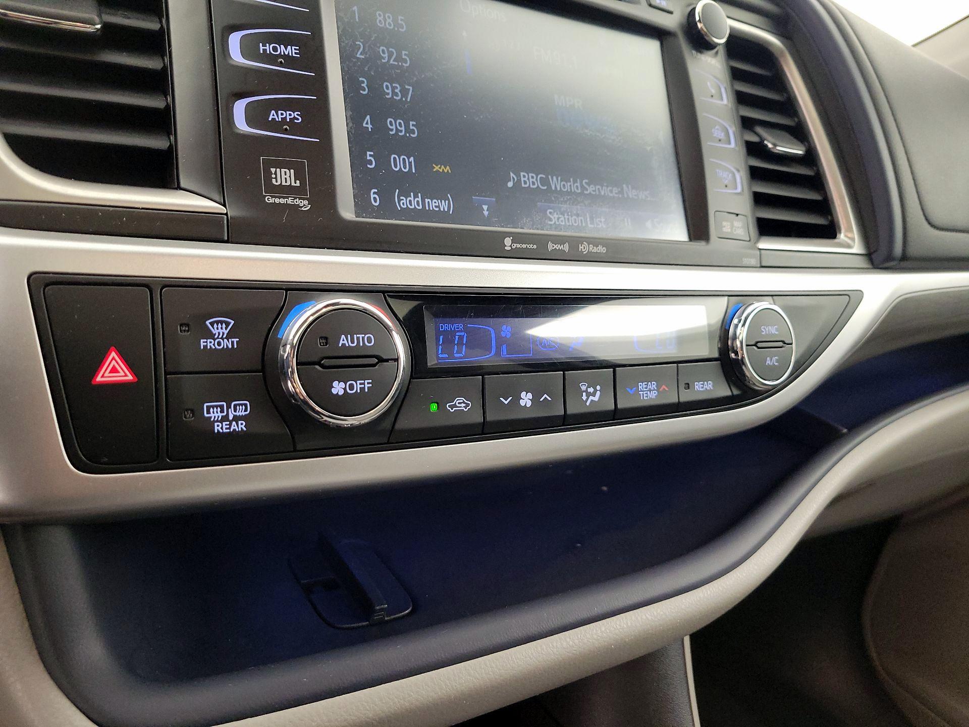 Thumbnail: 2017 Toyota Highlander - 16