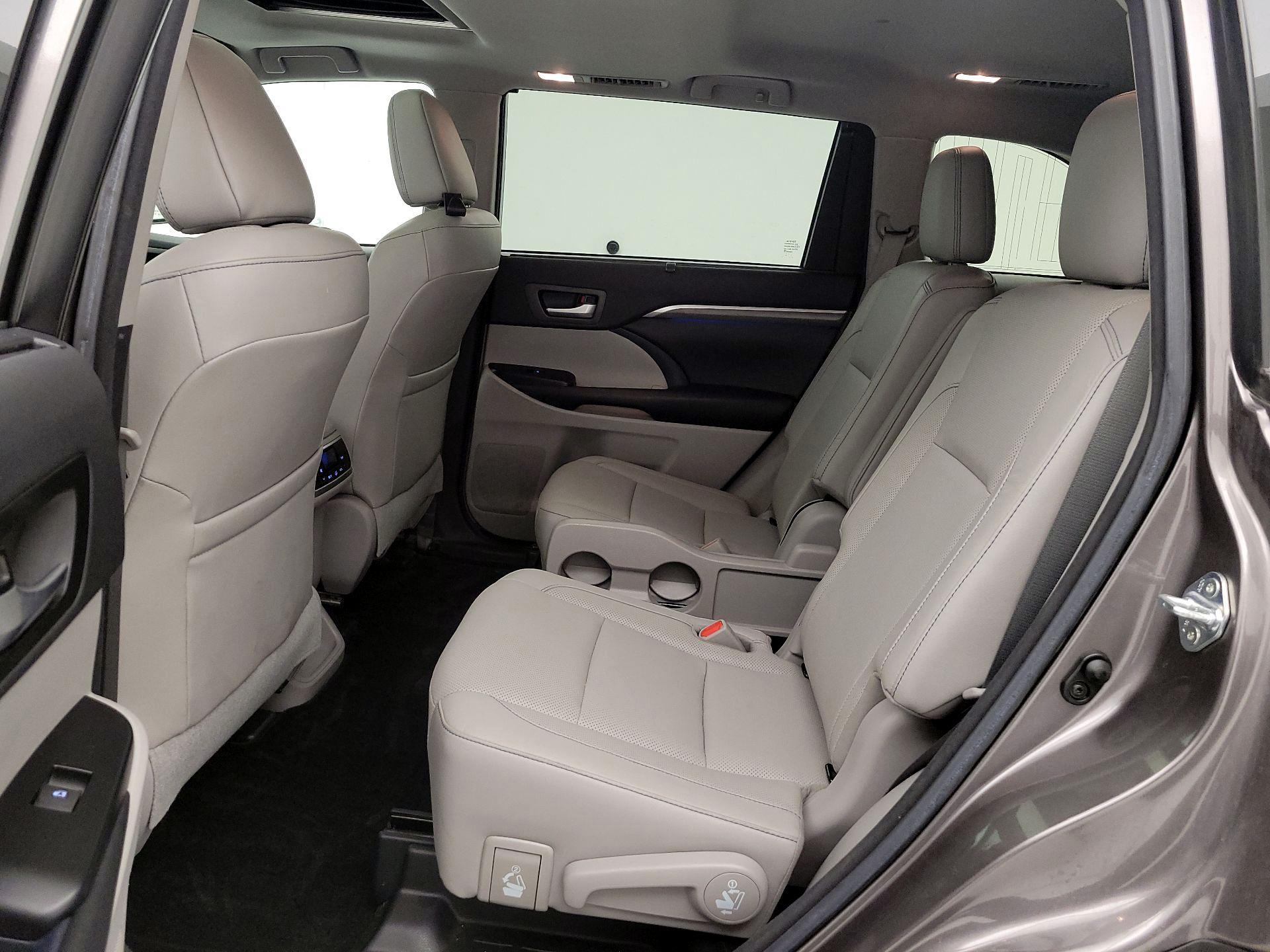 Thumbnail: 2017 Toyota Highlander - 19