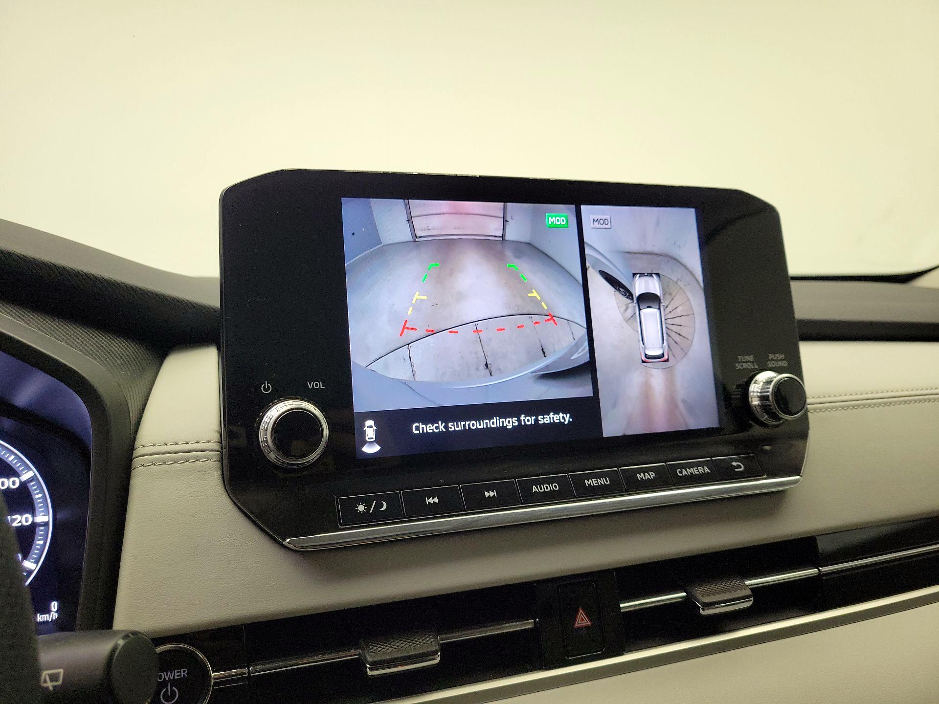 Thumbnail: 2023 Mitsubishi Outlander - 15