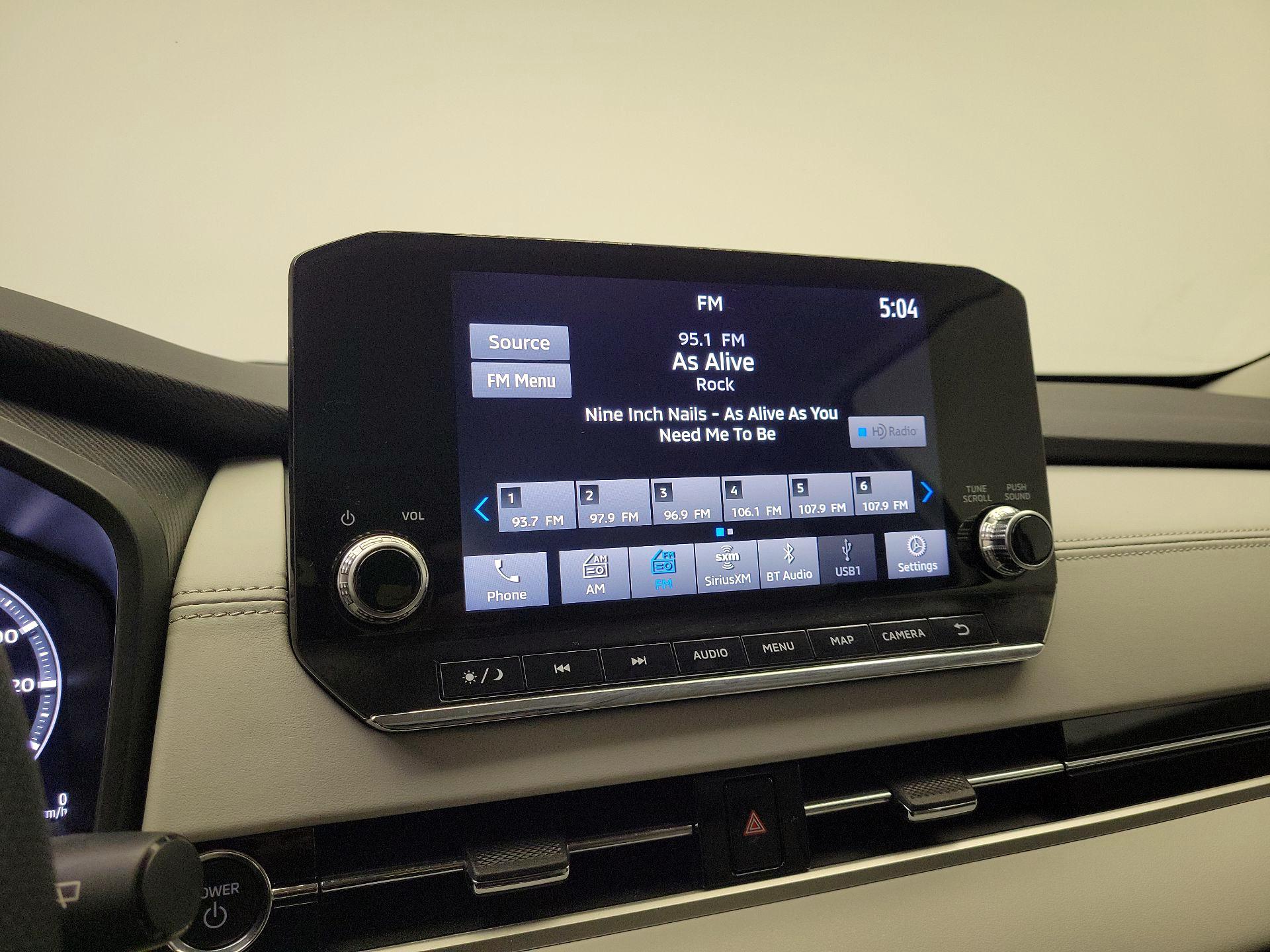 Thumbnail: 2023 Mitsubishi Outlander - 16