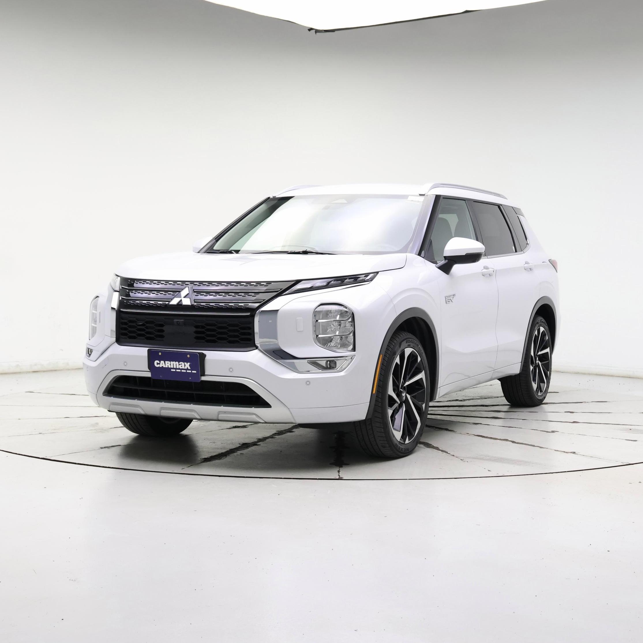 Thumbnail: 2023 Mitsubishi Outlander - 4