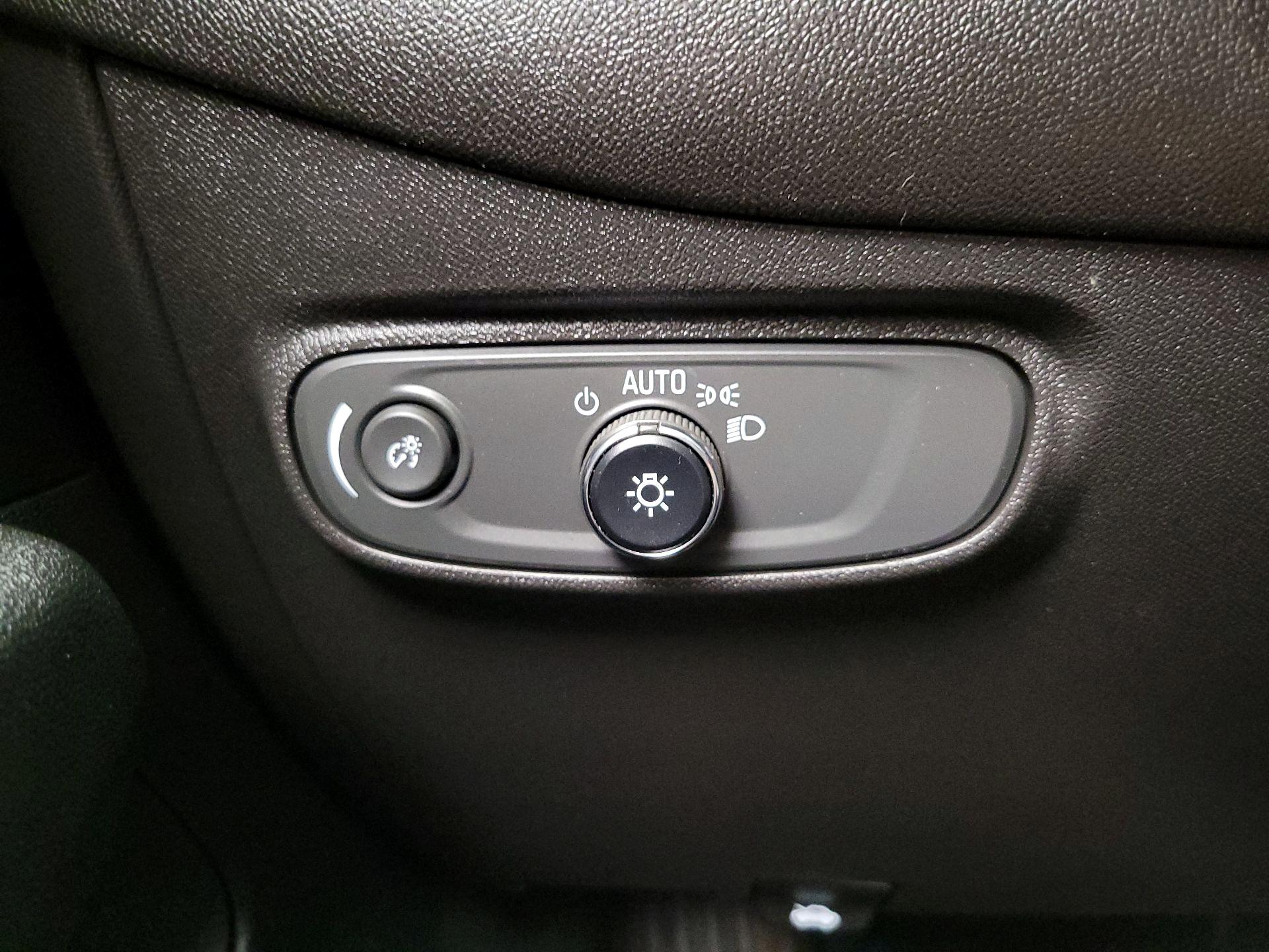 Thumbnail: 2022 Chevrolet Equinox - 13