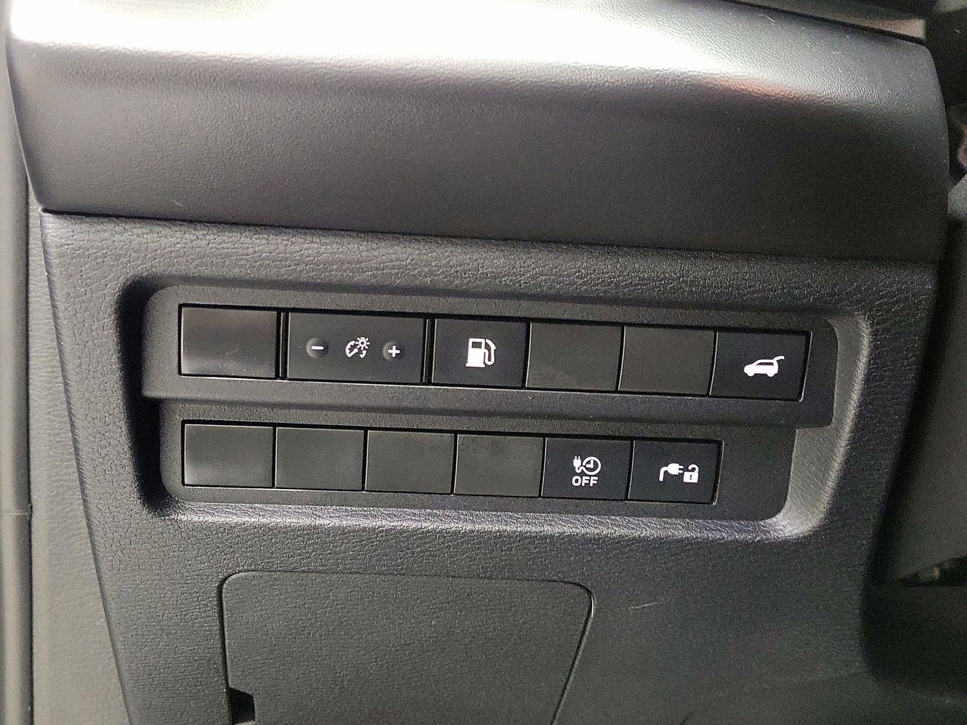 Thumbnail: 2023 Mitsubishi Outlander - 13