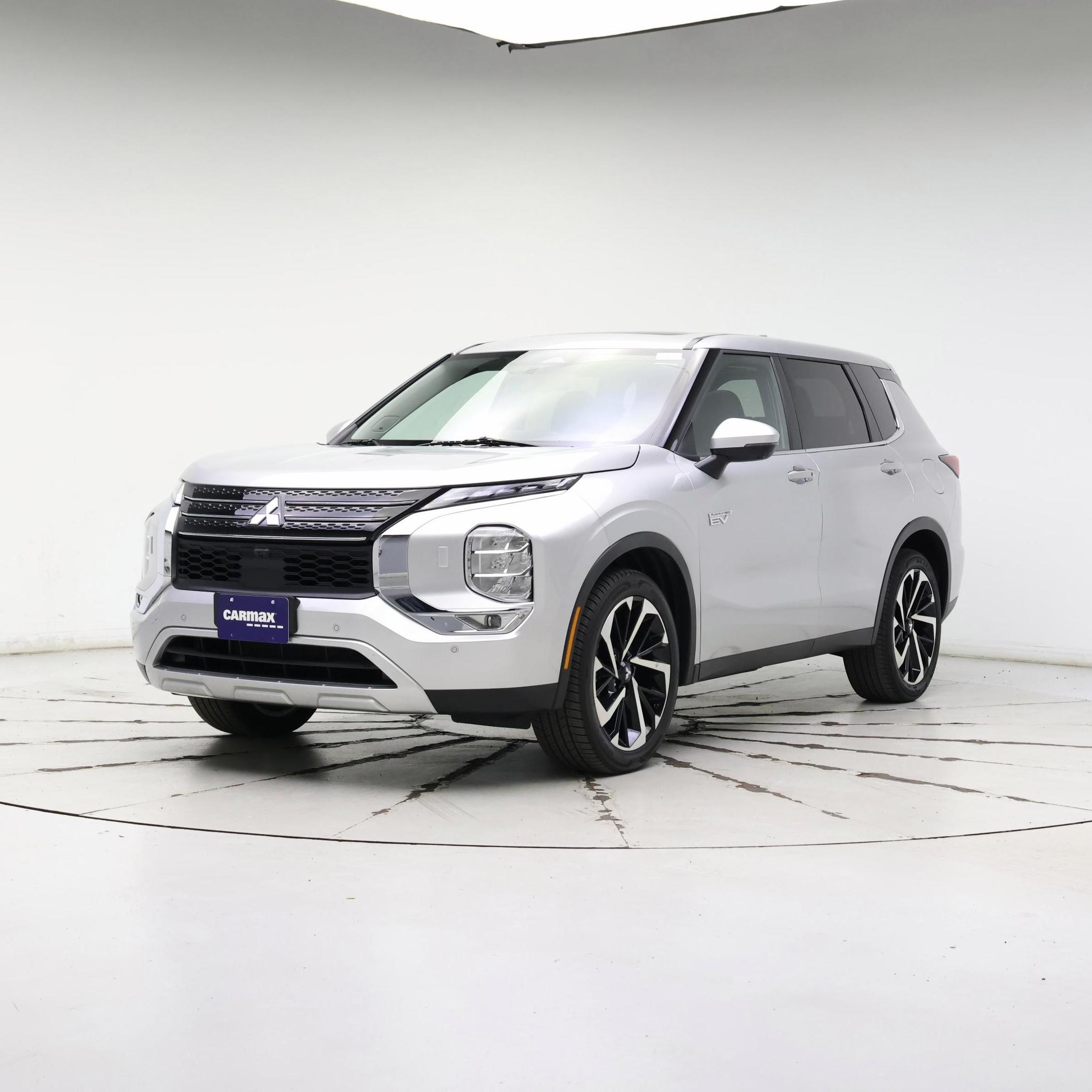 Thumbnail: 2023 Mitsubishi Outlander - 4