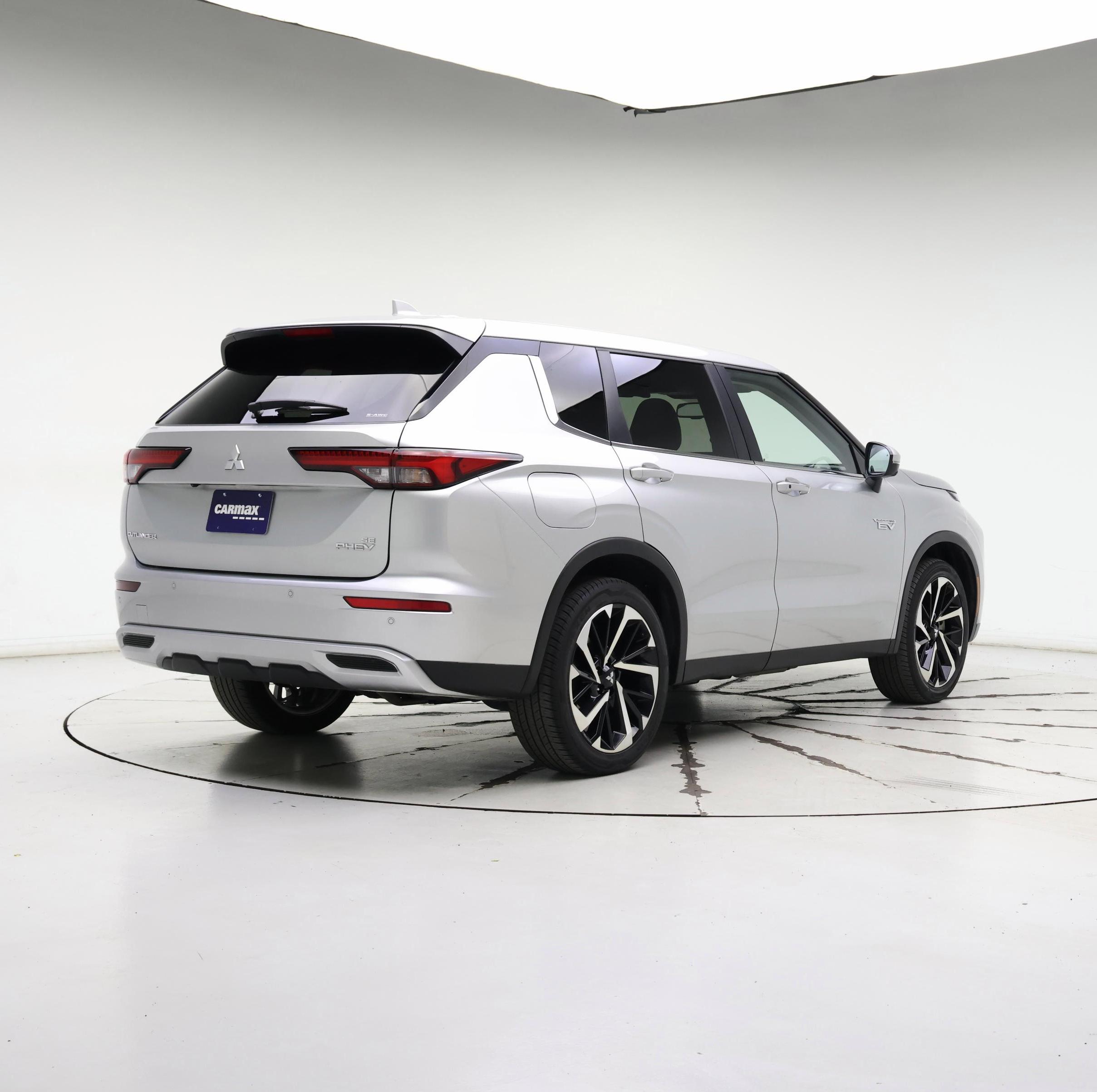 Thumbnail: 2023 Mitsubishi Outlander - 8