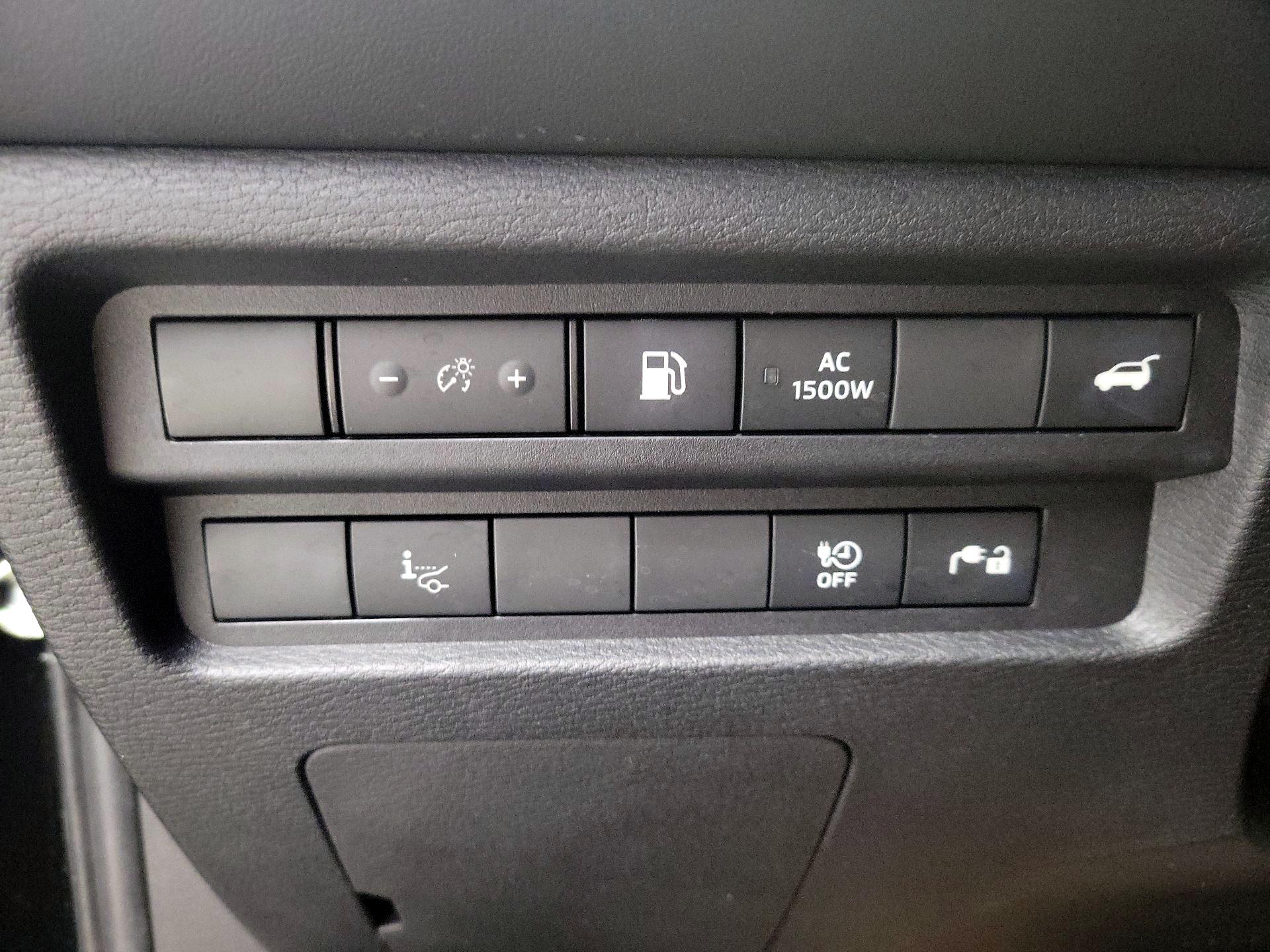 Thumbnail: 2023 Mitsubishi Outlander - 13