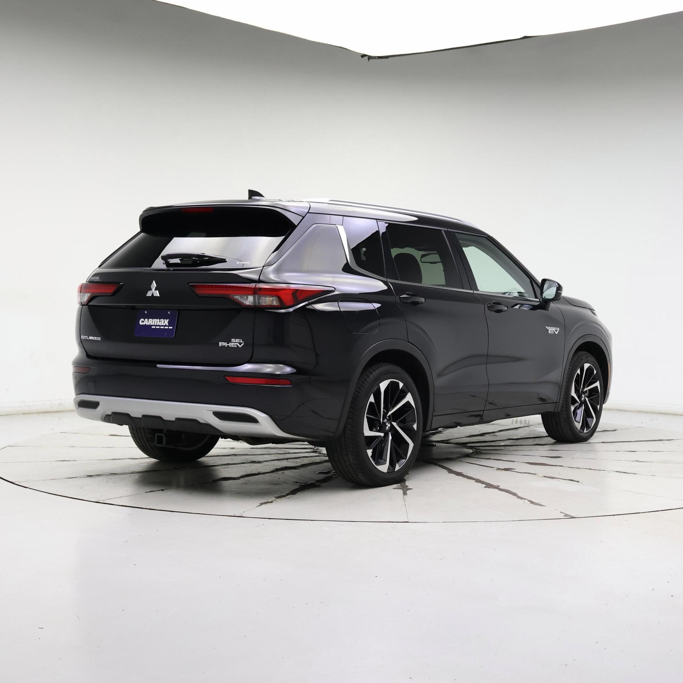 Thumbnail: 2023 Mitsubishi Outlander - 8