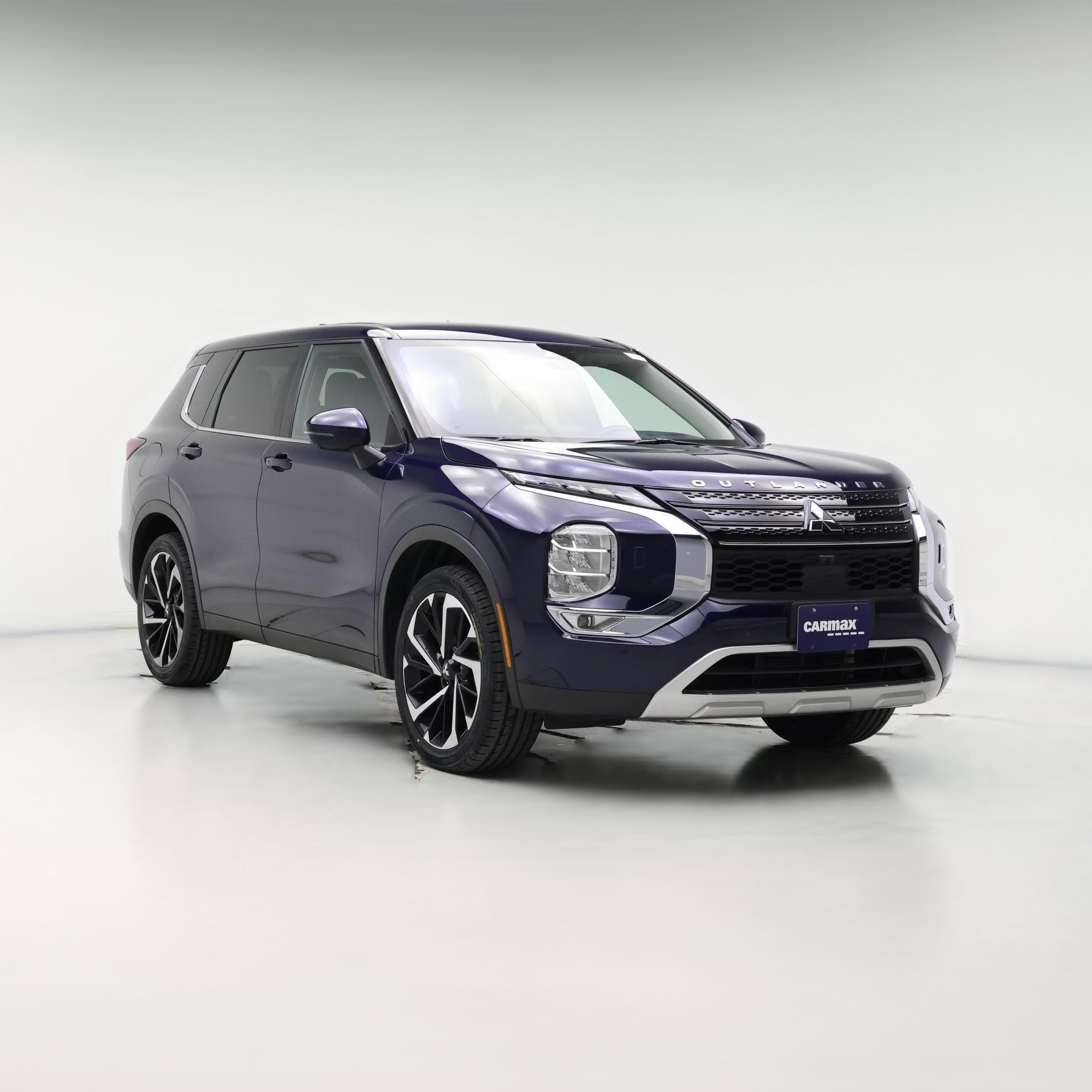 Thumbnail: 2023 Mitsubishi Outlander - 1