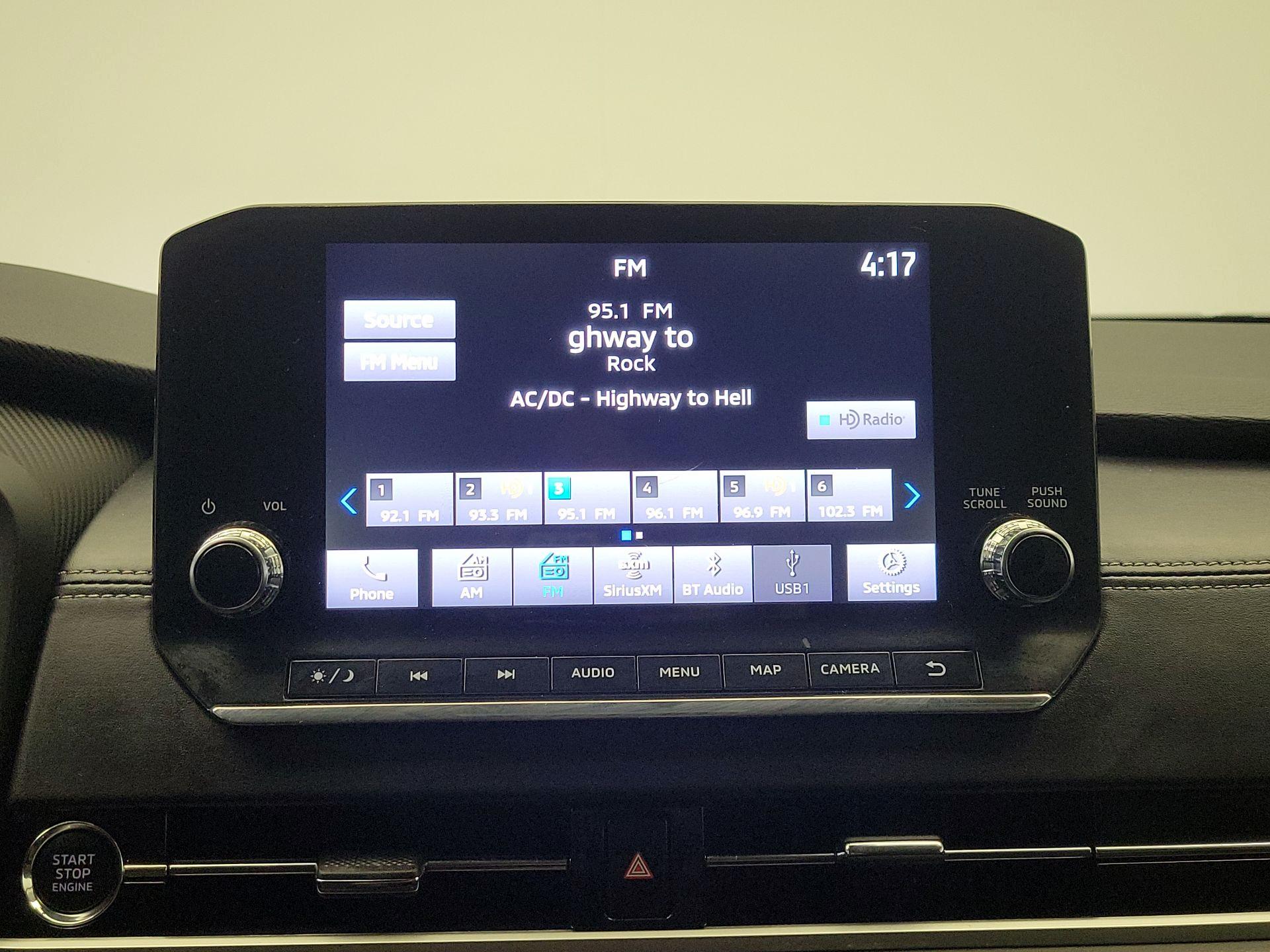 Thumbnail: 2023 Mitsubishi Outlander - 16