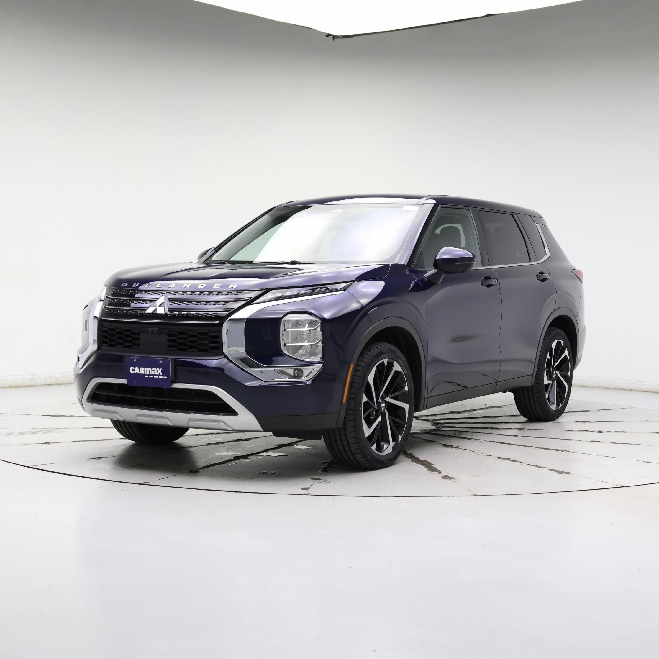 Thumbnail: 2023 Mitsubishi Outlander - 4