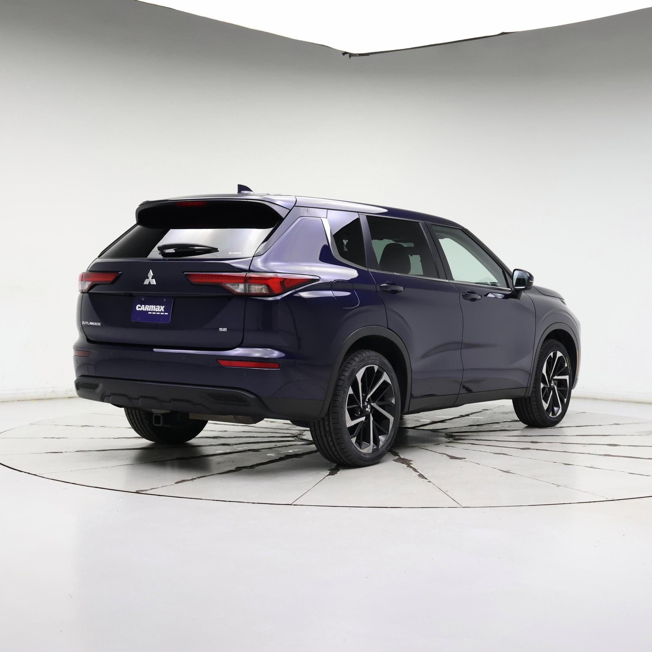 Thumbnail: 2023 Mitsubishi Outlander - 8