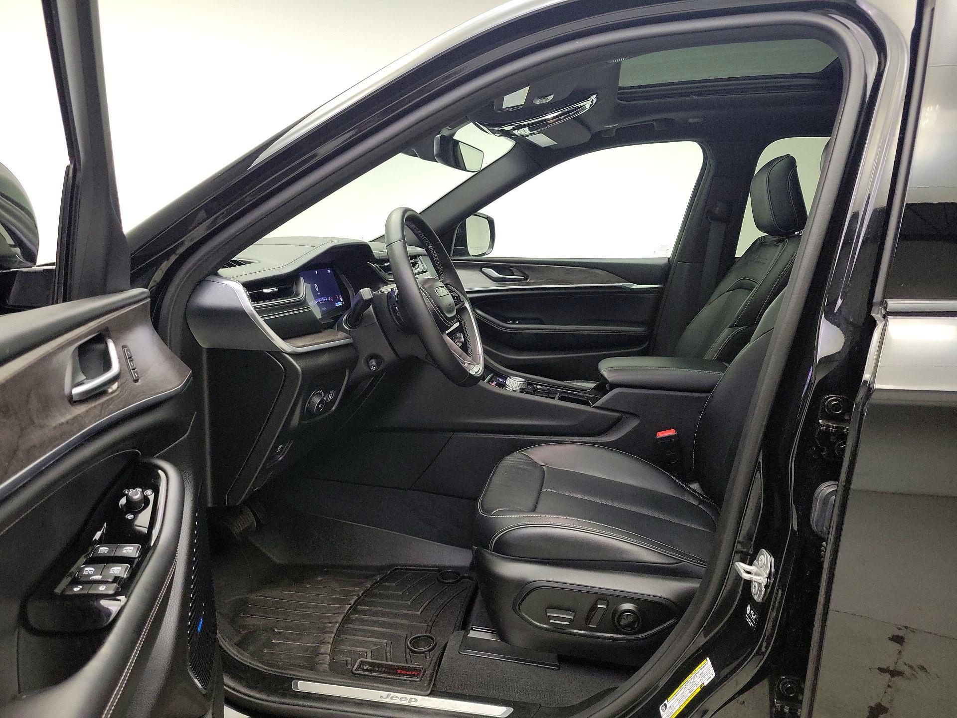 Thumbnail: 2022 Jeep Grand Cherokee - 11